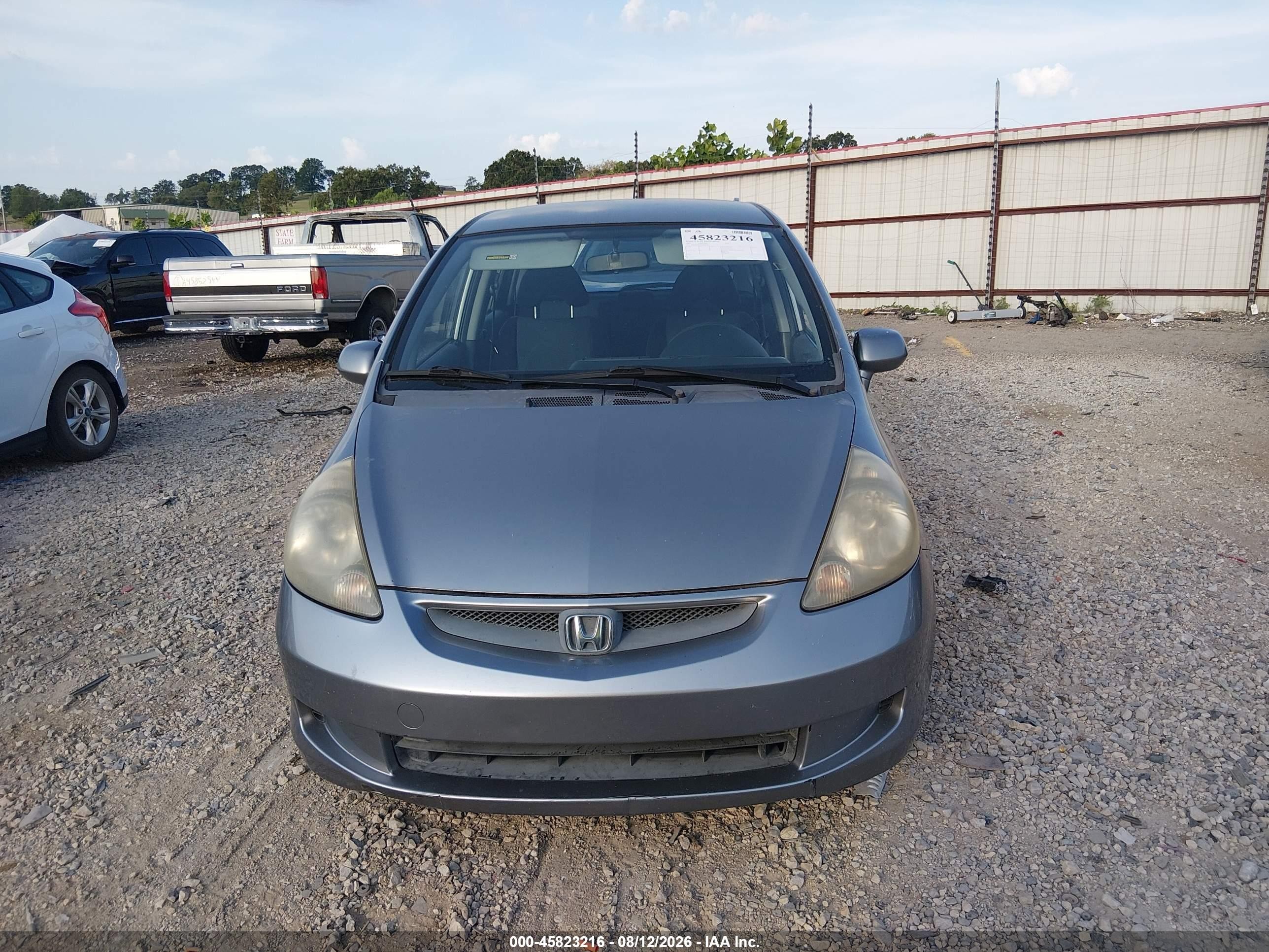 2007 Honda Fit   Silver vin: JHMGD38417S010156