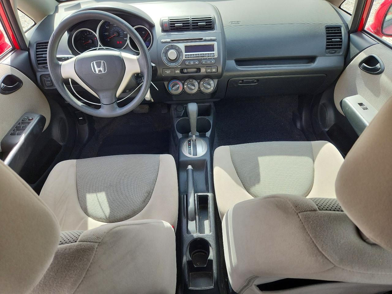 2007 Honda Fit Red vin: JHMGD38417S029435