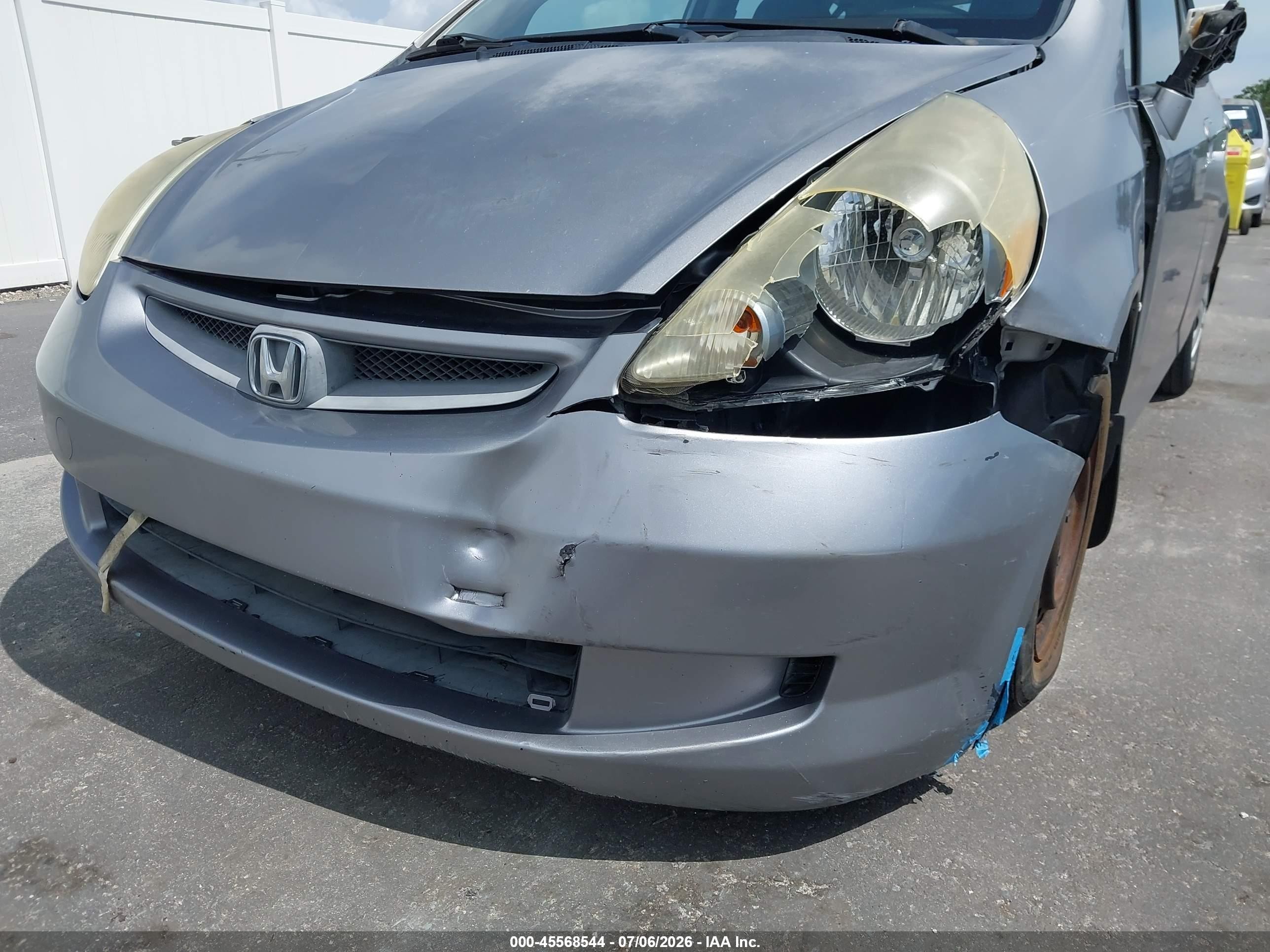 2008 Honda Fit   Silver vin: JHMGD38418S054790