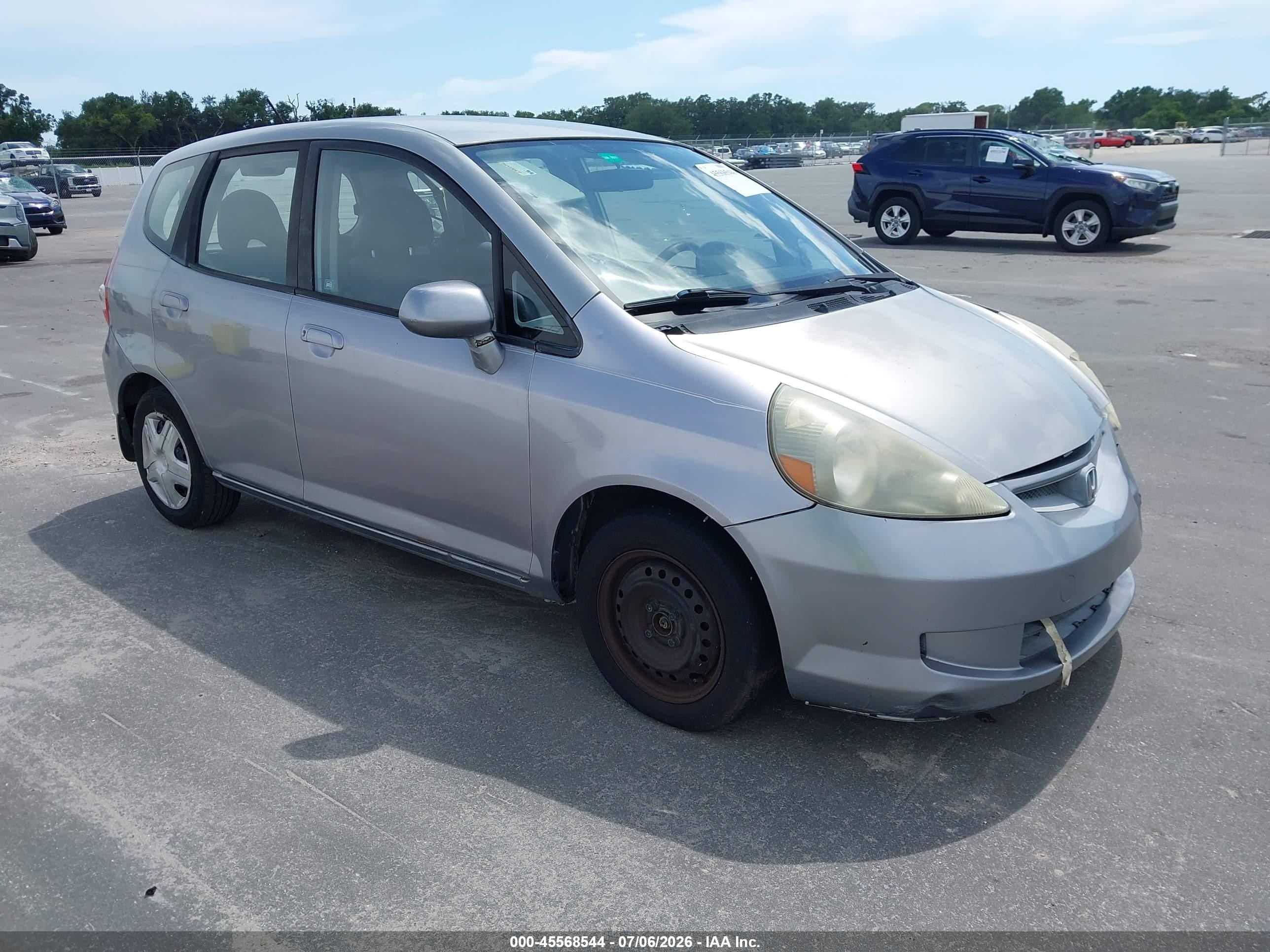 2008 Honda Fit   Silver vin: JHMGD38418S054790