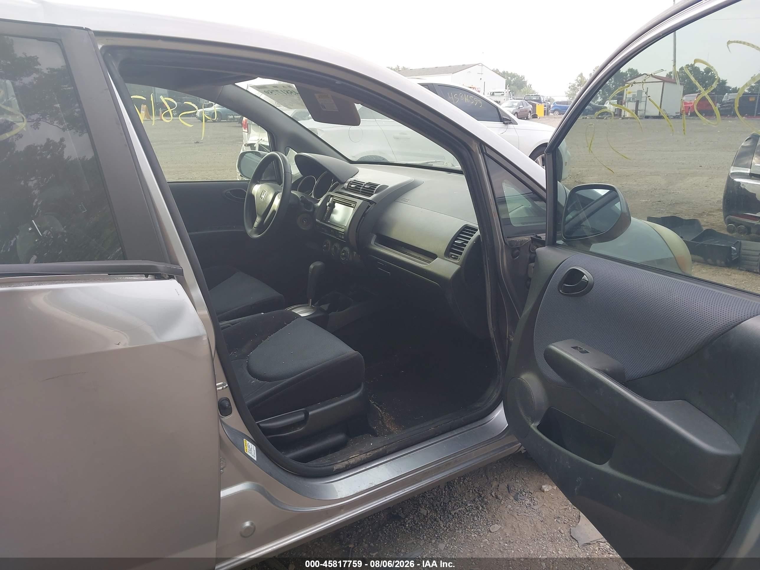 2008 Honda Fit   Серебряный vin: JHMGD38428S020003