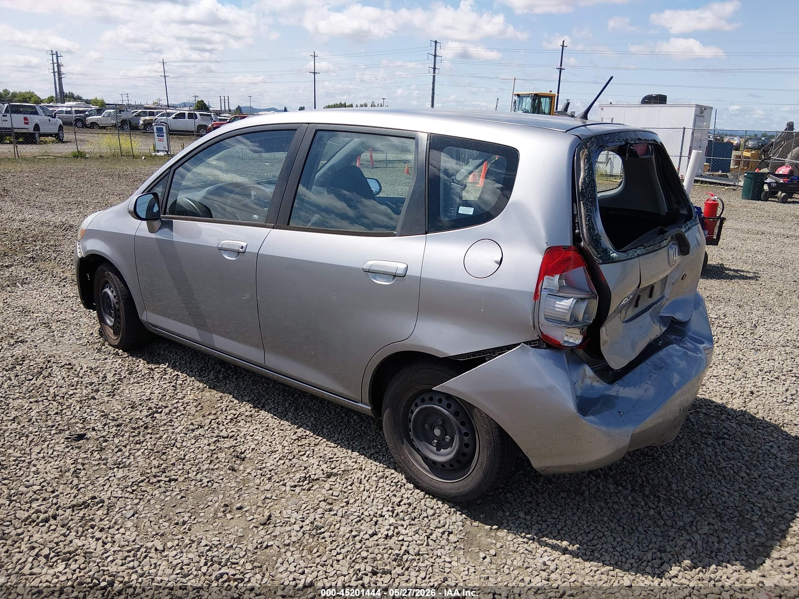 2007 Honda Fit   Silver vin: JHMGD38467S014235