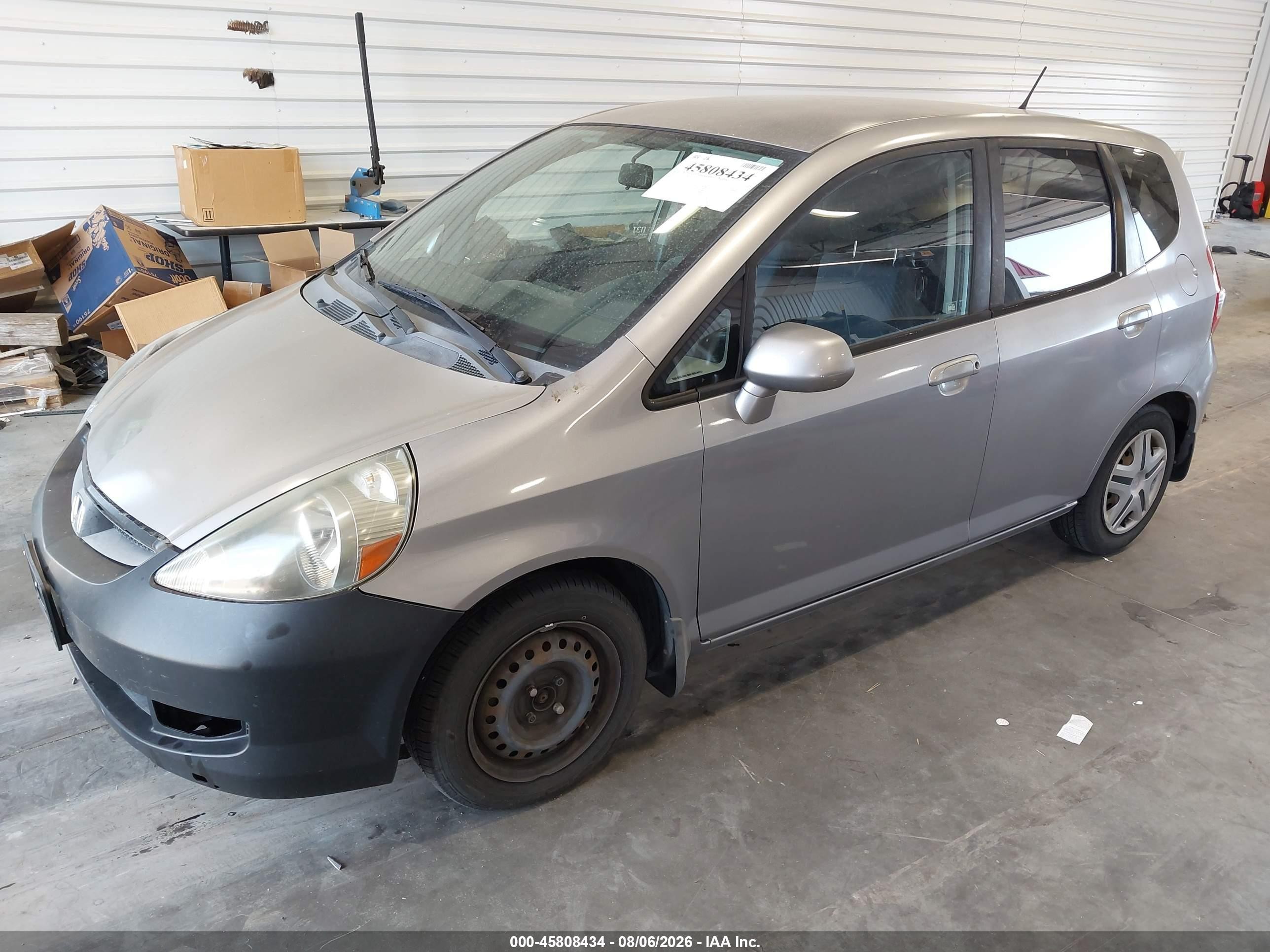 2007 Honda Fit   Silver vin: JHMGD38467S043427