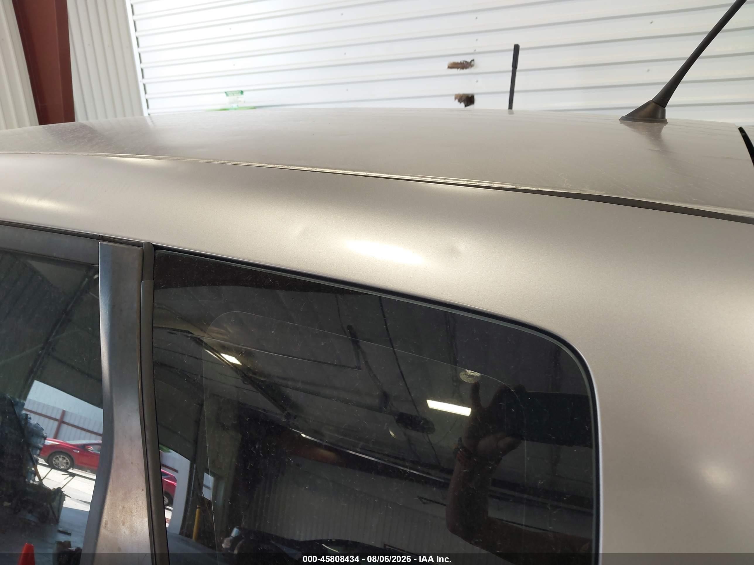2007 Honda Fit   Silver vin: JHMGD38467S043427