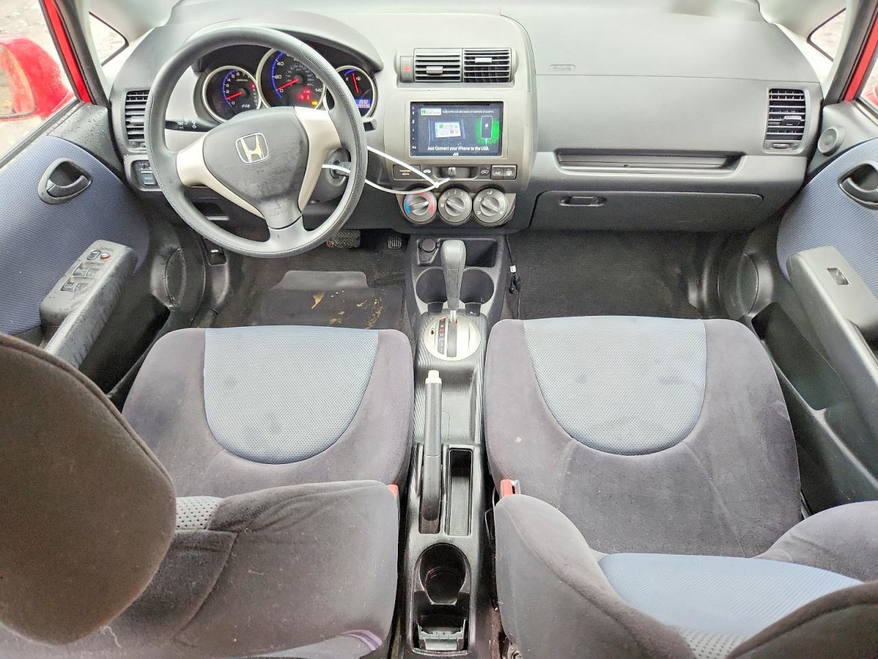 2008 Honda Fit Red vin: JHMGD38478S045124