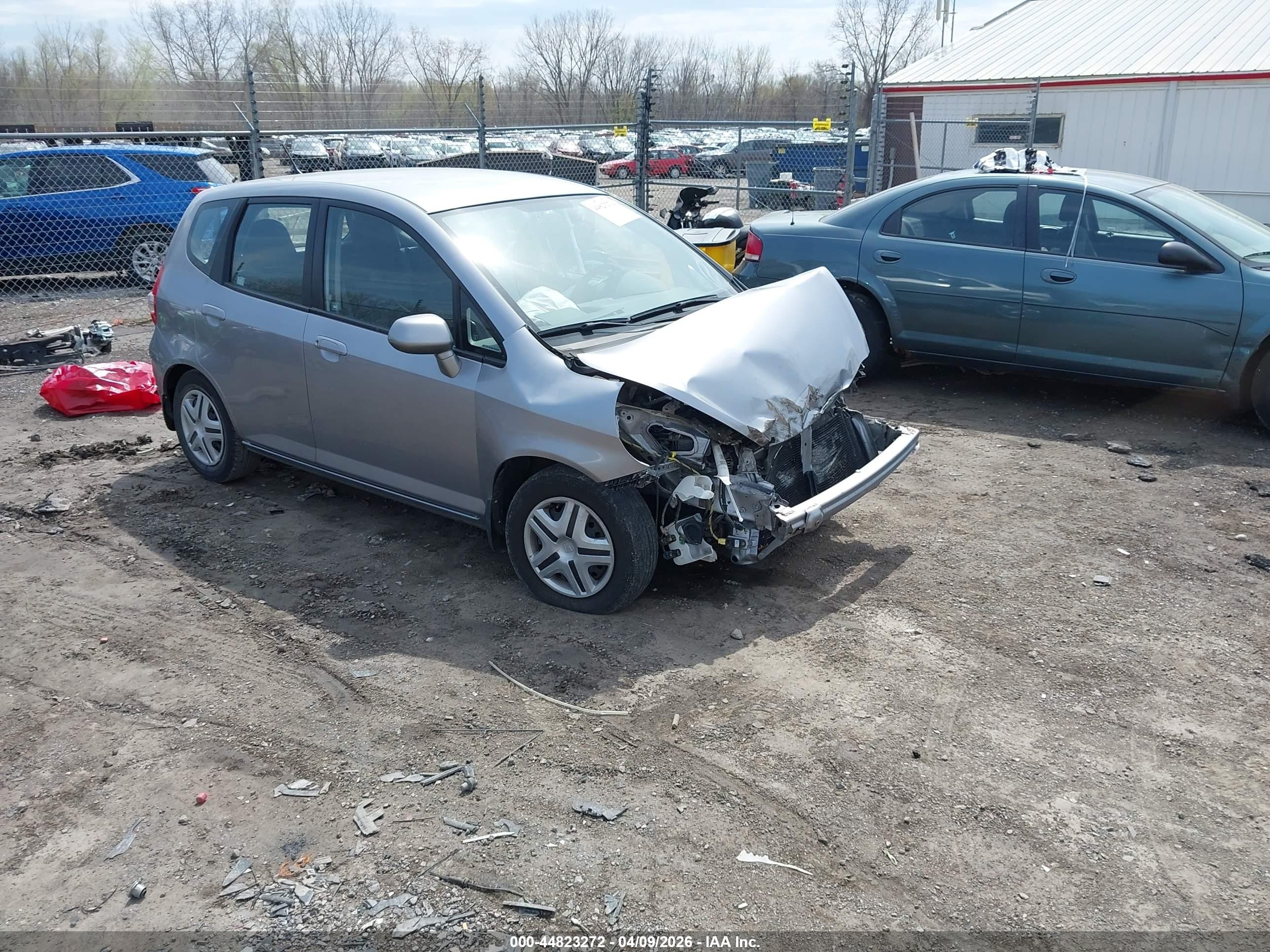 2008 Honda Fit   Silver vin: JHMGD38498S061115
