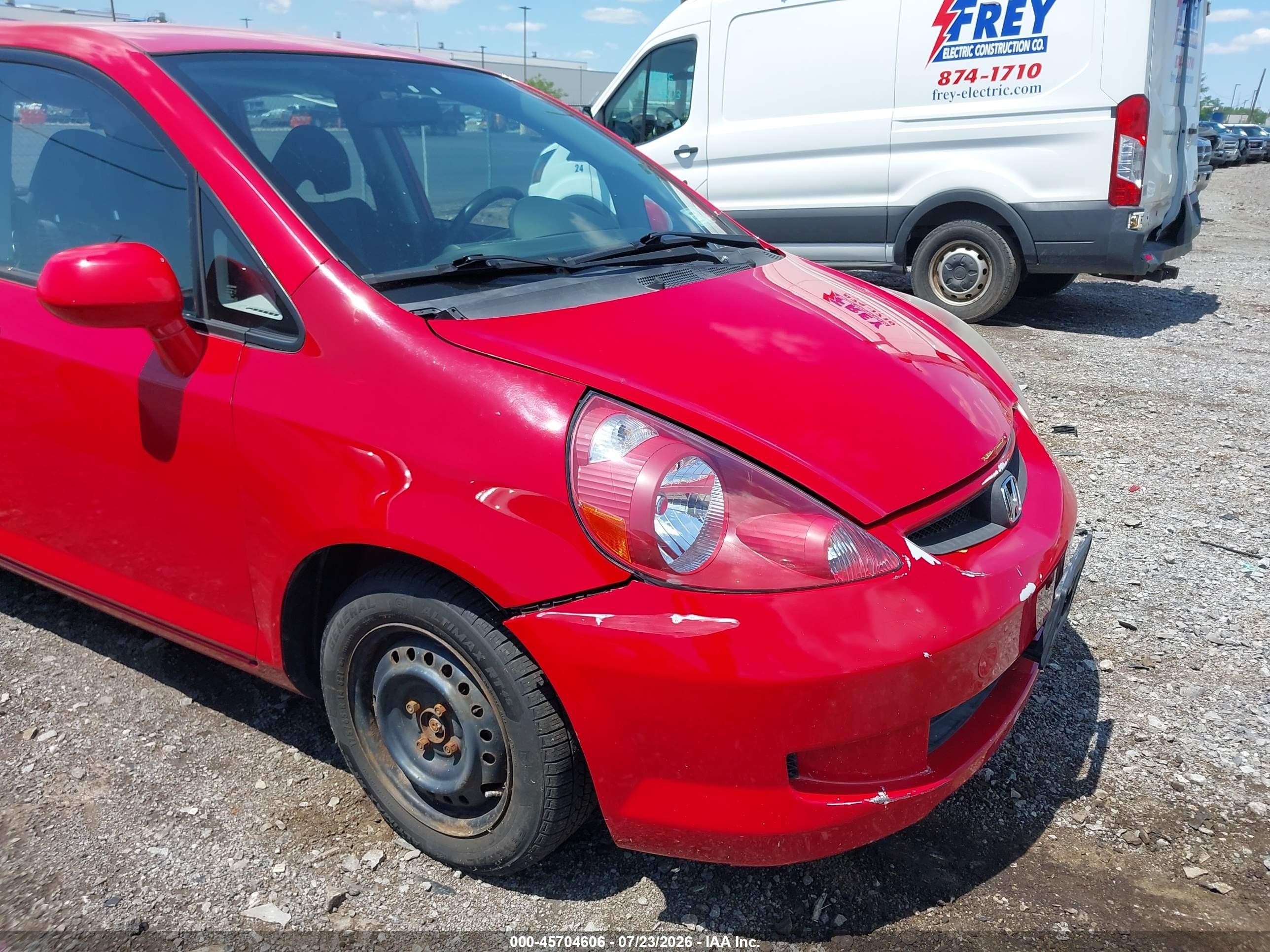 2008 Honda Fit   Red vin: JHMGD38498S067030