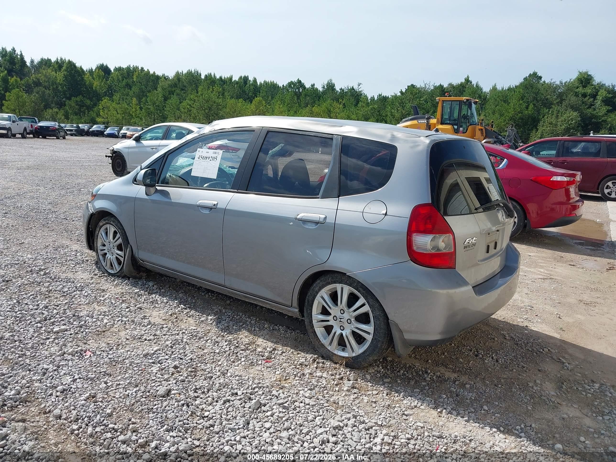 2007 Honda Fit   Silver vin: JHMGD384X7S037159