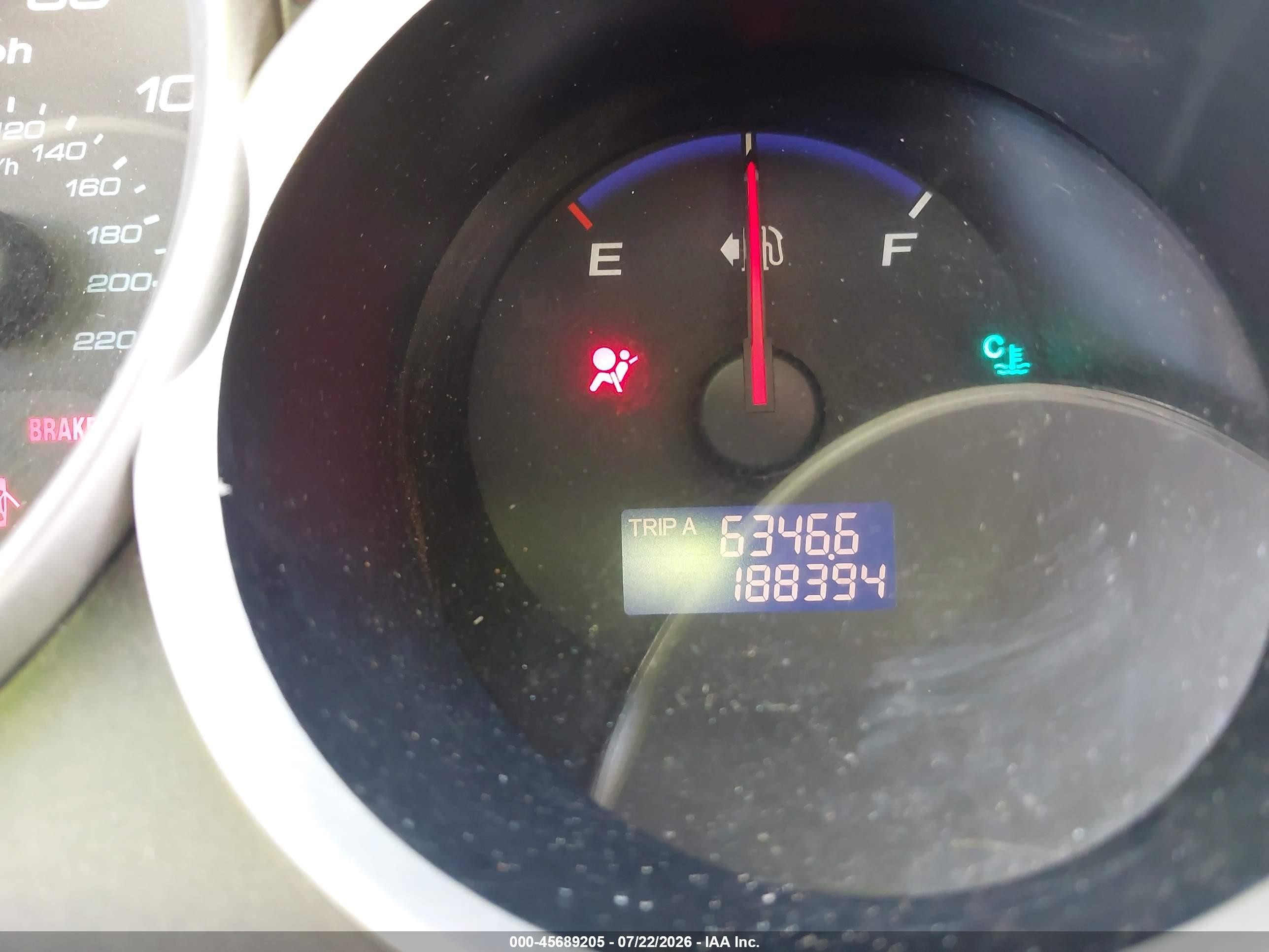 2007 Honda Fit   Silver vin: JHMGD384X7S037159