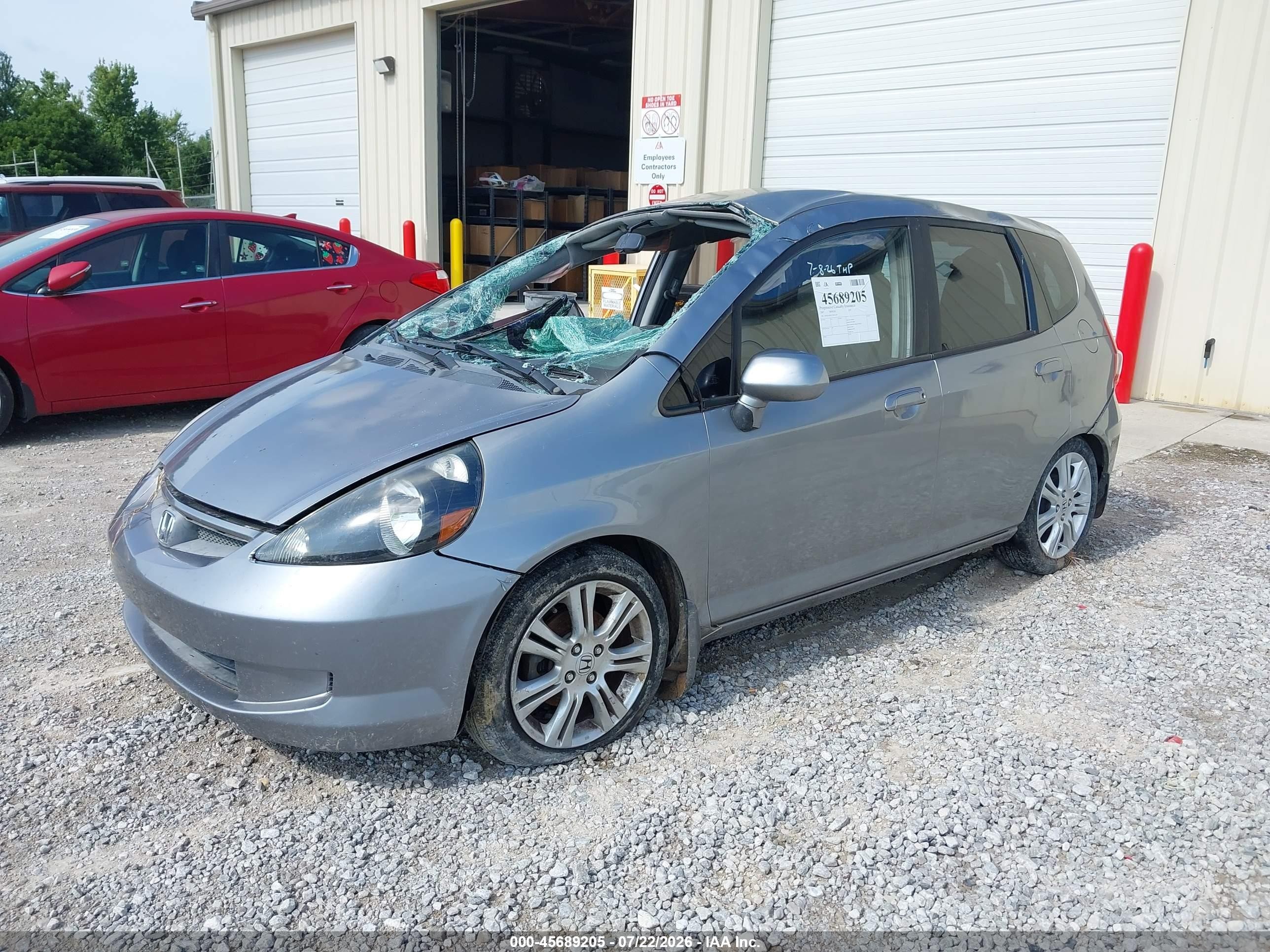 2007 Honda Fit   Silver vin: JHMGD384X7S037159