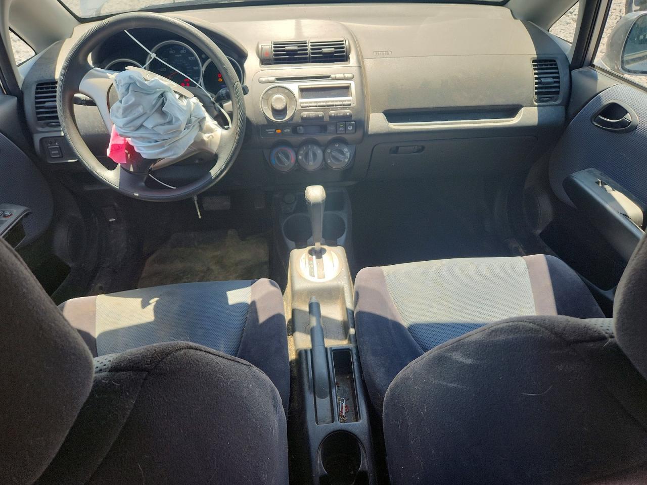 2007 Honda Fit Silver vin: JHMGD384X7S050719