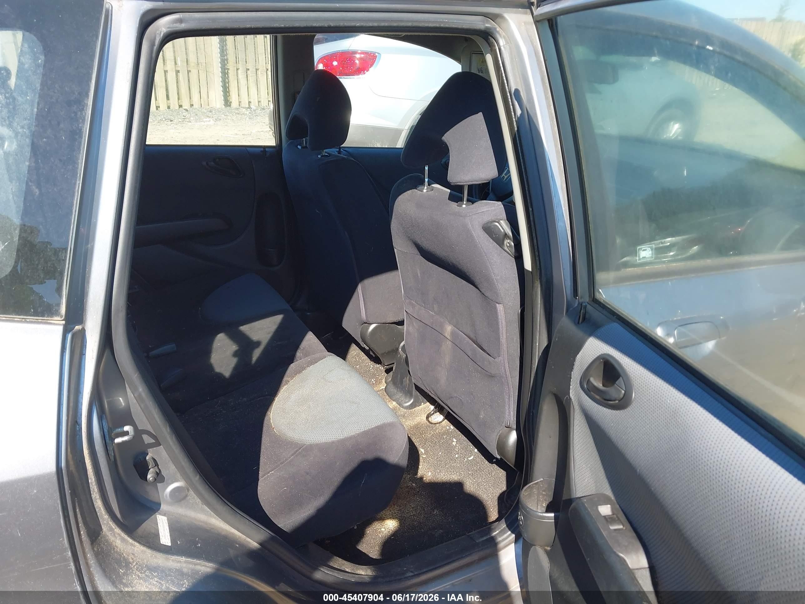 2008 Honda Fit   Серый vin: JHMGD384X8S069403