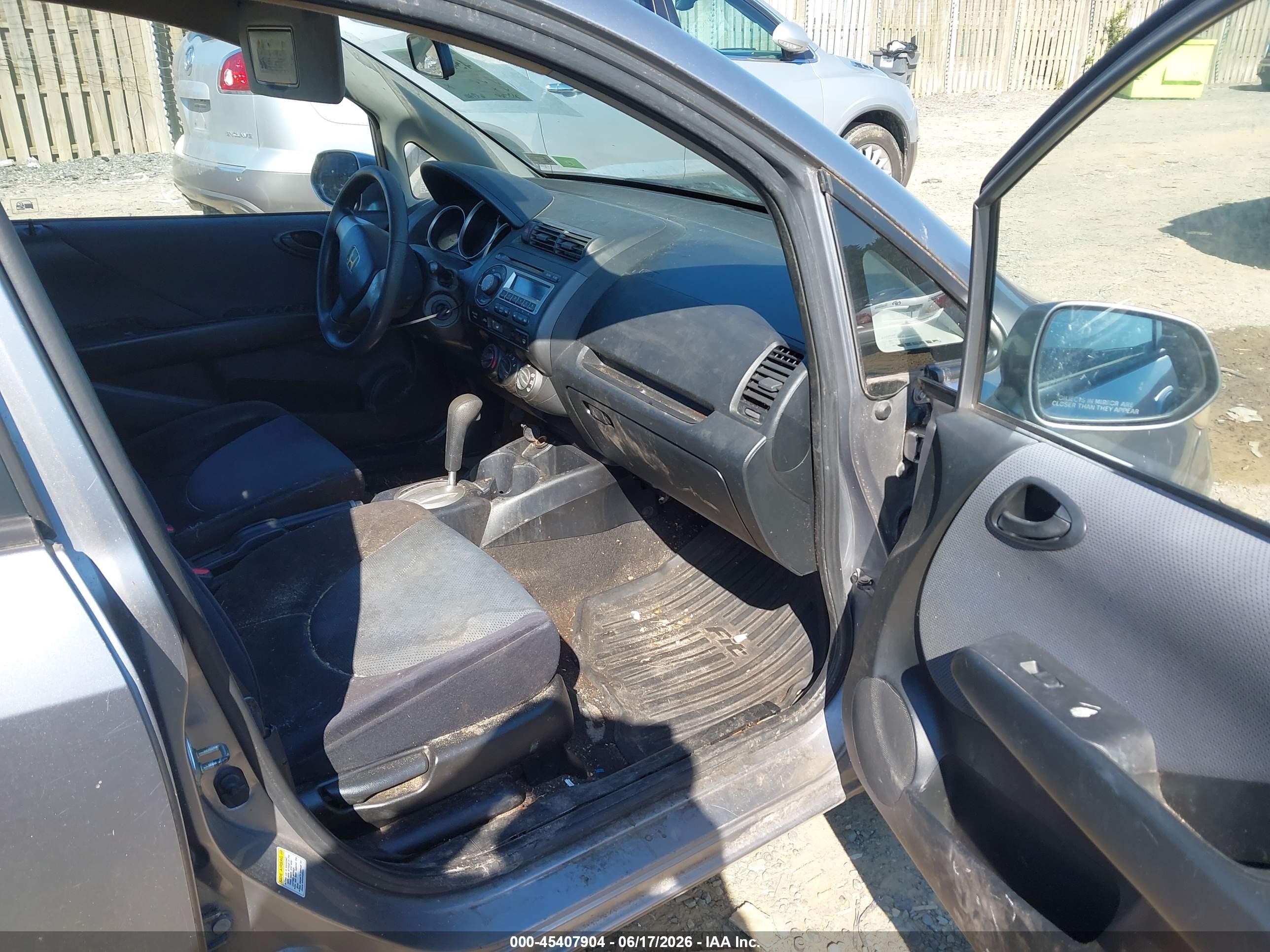 2008 Honda Fit   Серый vin: JHMGD384X8S069403