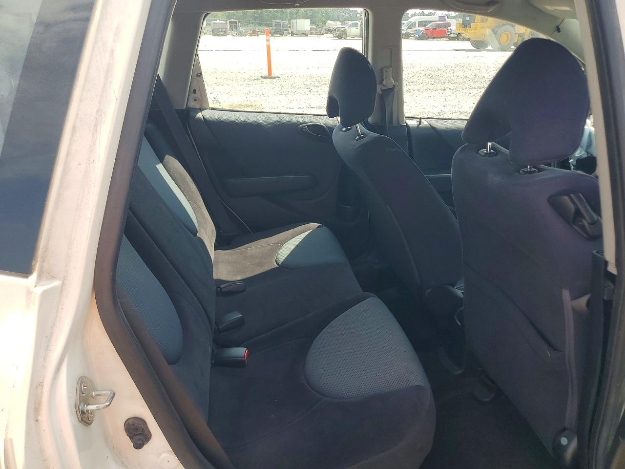 2007 Honda Fit S White vin: JHMGD38607S027225