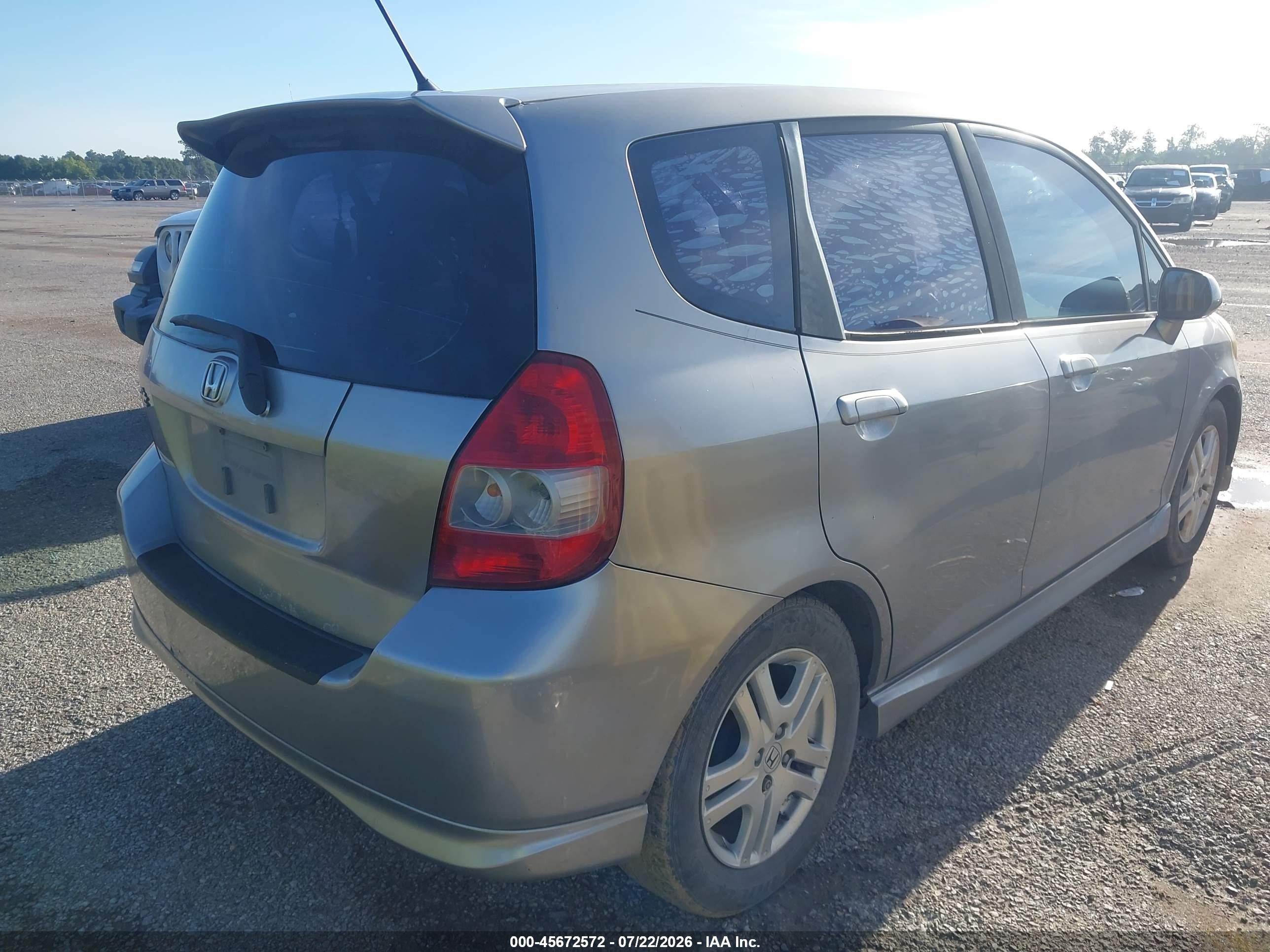 2008 Honda Fit Sport Silver vin: JHMGD38608S050036