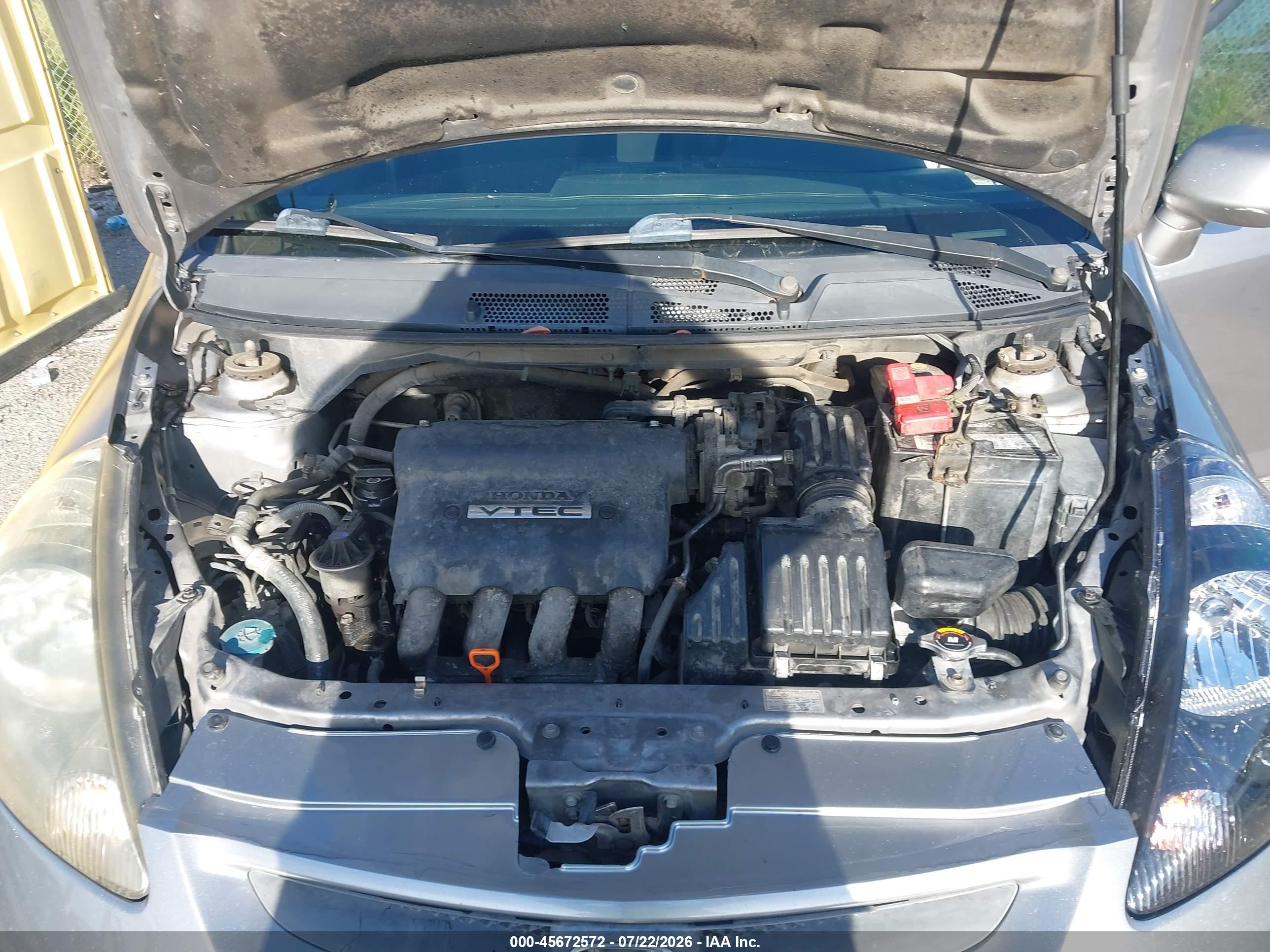 2008 Honda Fit Sport Silver vin: JHMGD38608S050036