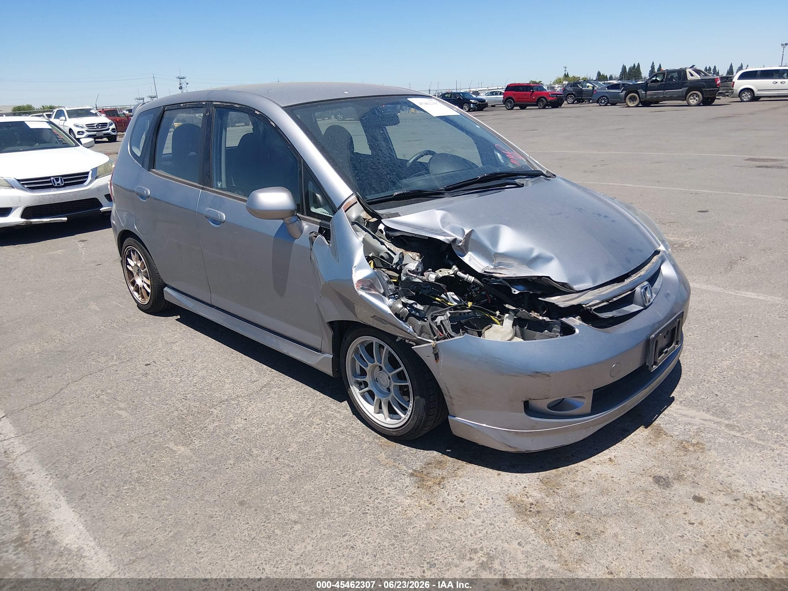 2008 Honda Fit Sport Silver vin: JHMGD38618S012346