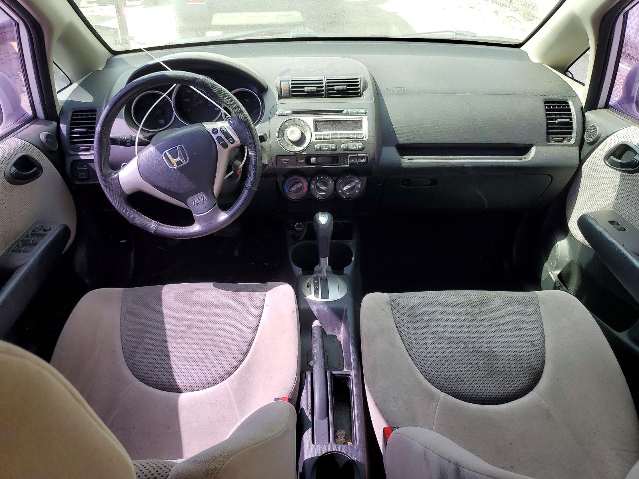 2007 Honda Fit S White vin: JHMGD38627S030367
