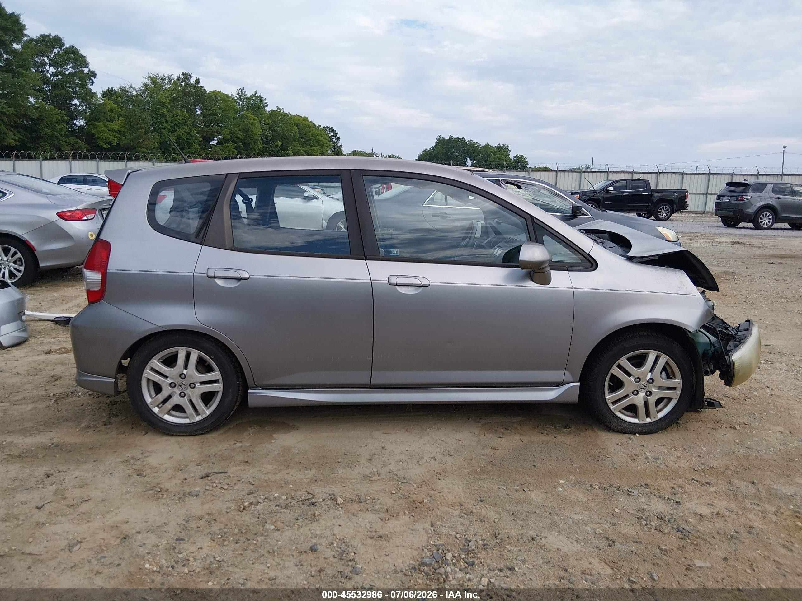 2008 Honda Fit Sport Silver vin: JHMGD38628S006085