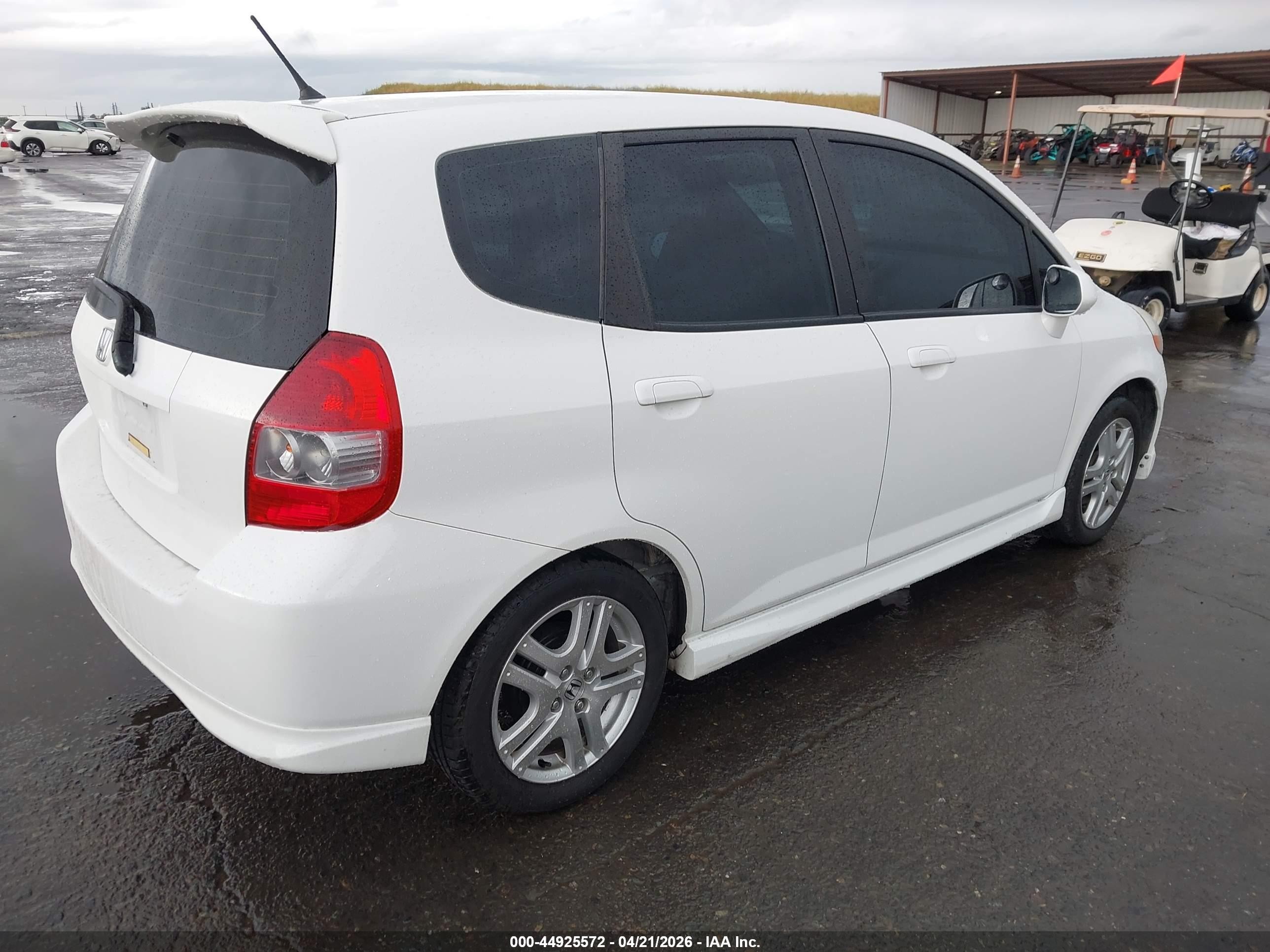 2007 Honda Fit Sport White vin: JHMGD38637S009866