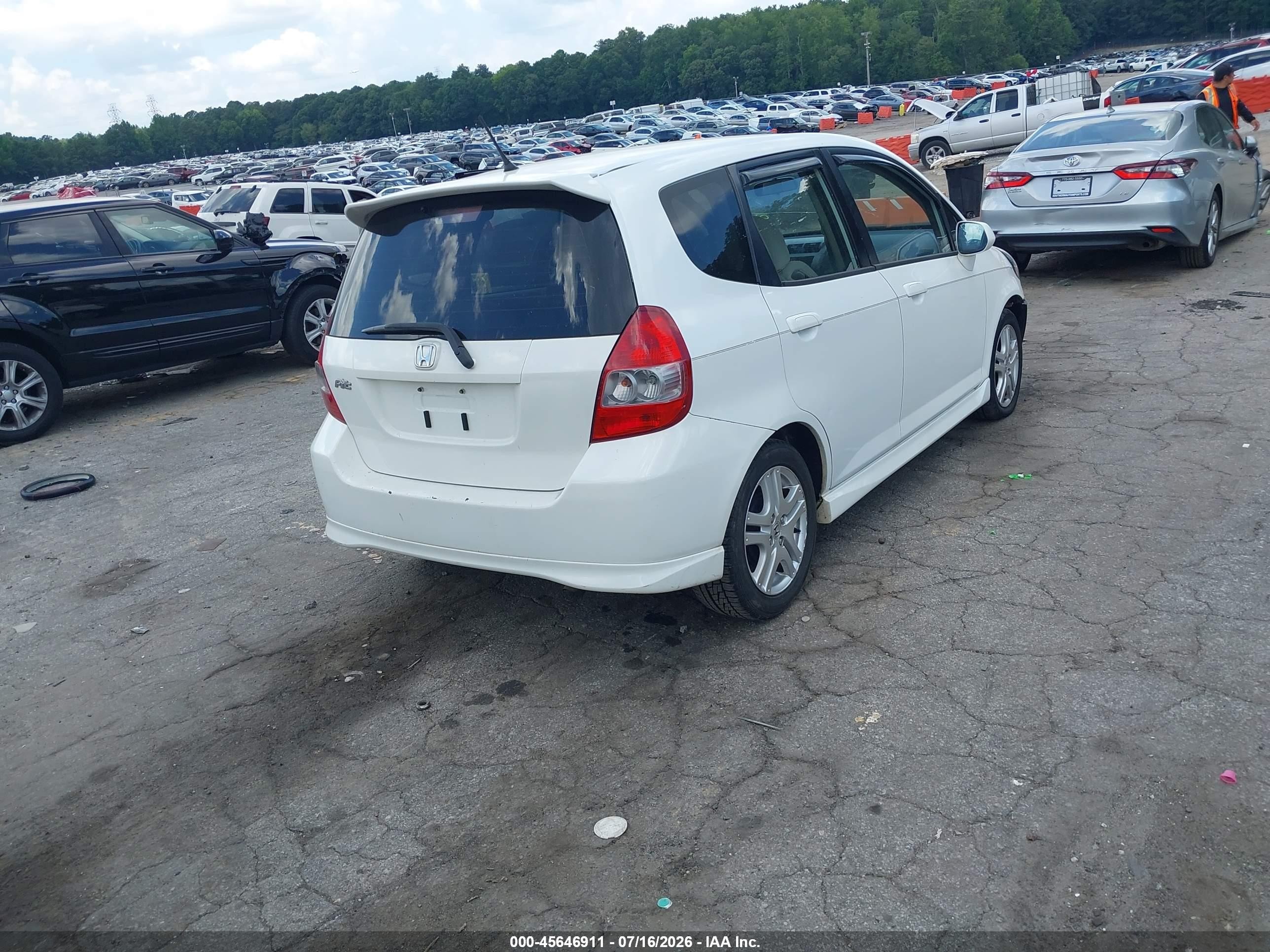 2007 Honda Fit Sport White vin: JHMGD38637S048957