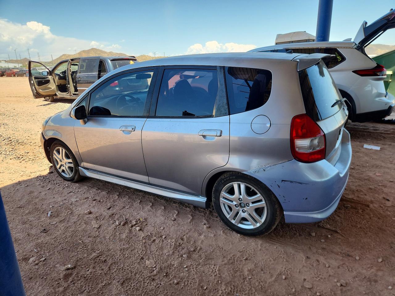 2008 Honda Fit Sport Silver vin: JHMGD38638S014700