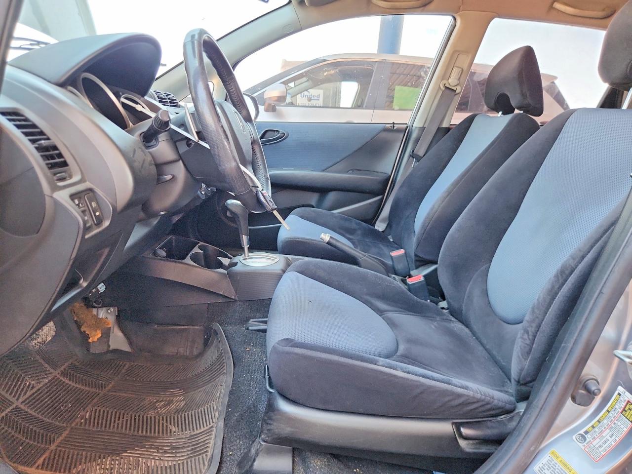 2008 Honda Fit Sport Silver vin: JHMGD38638S014700
