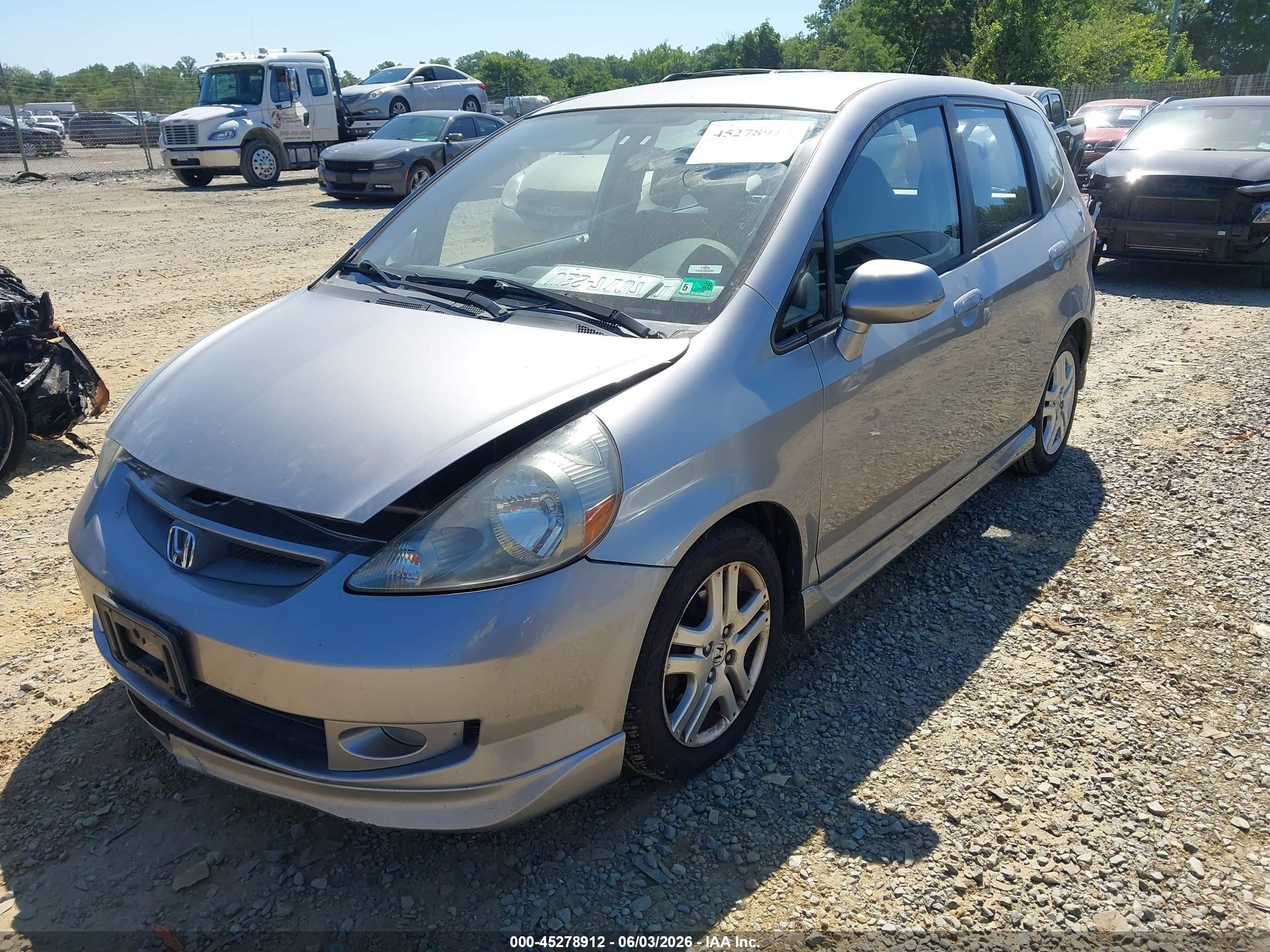 2008 Honda Fit Sport Silver vin: JHMGD38638S016480