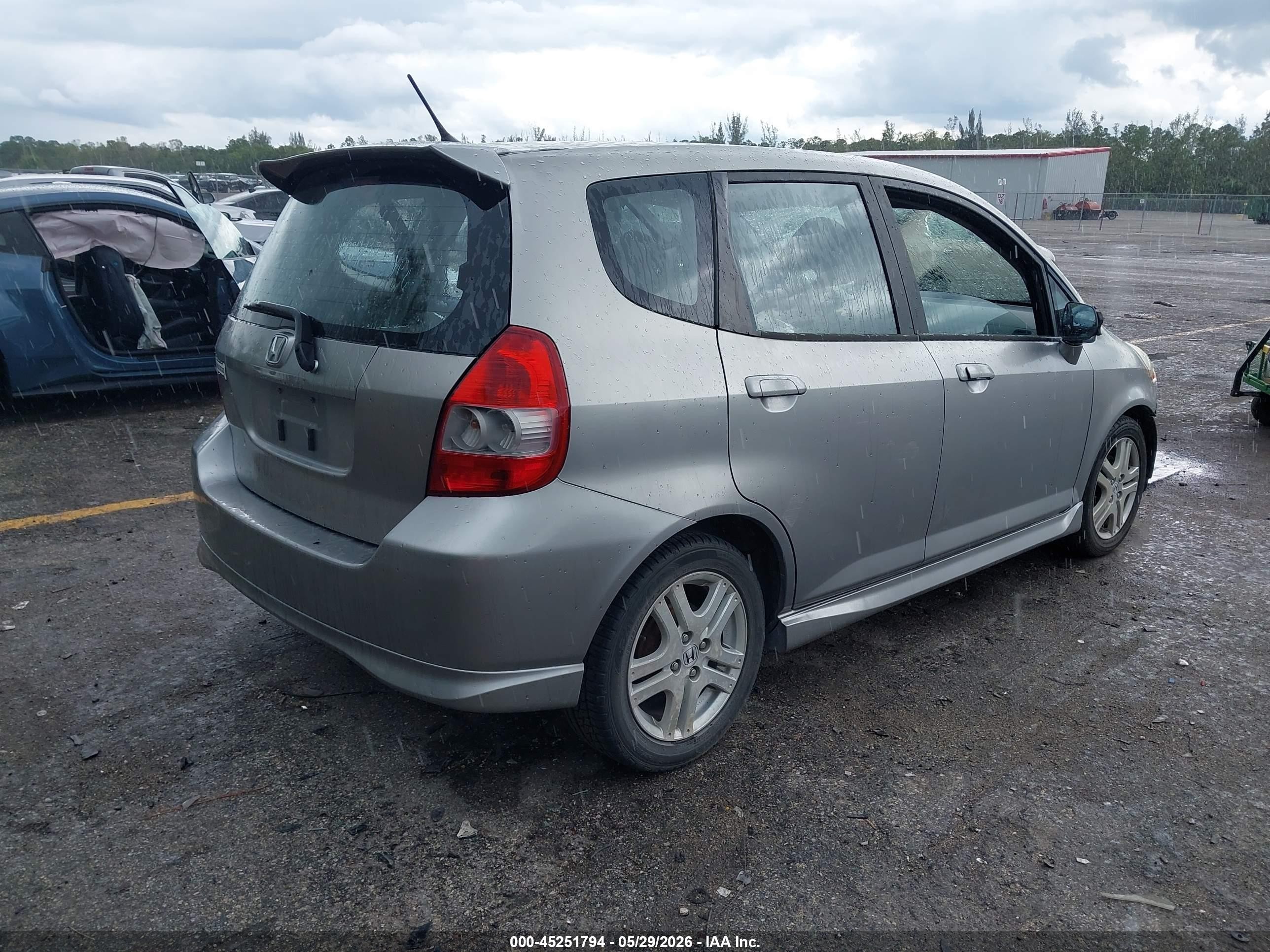 2007 Honda Fit Sport Gray vin: JHMGD38647S020732