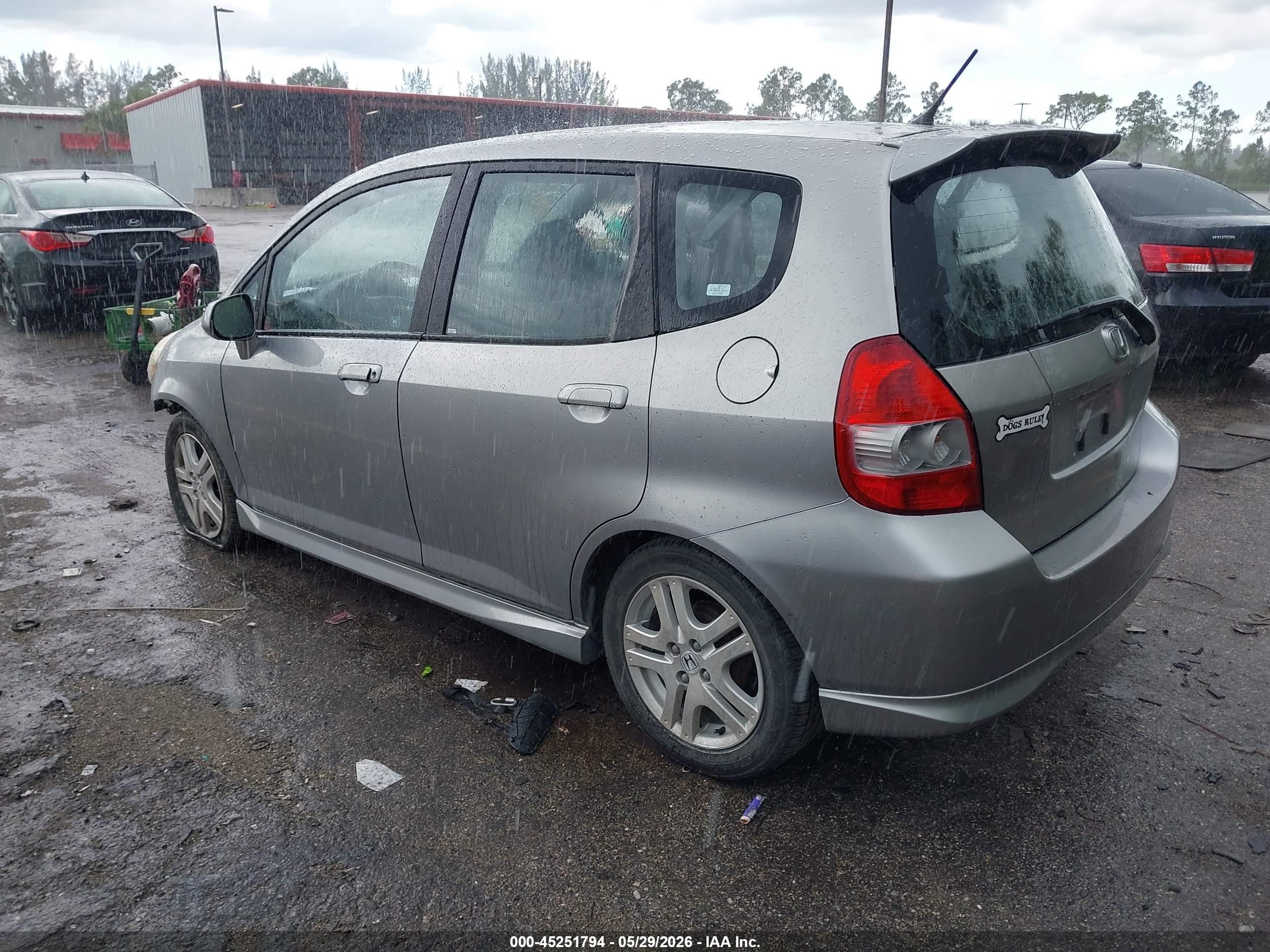 2007 Honda Fit Sport Gray vin: JHMGD38647S020732