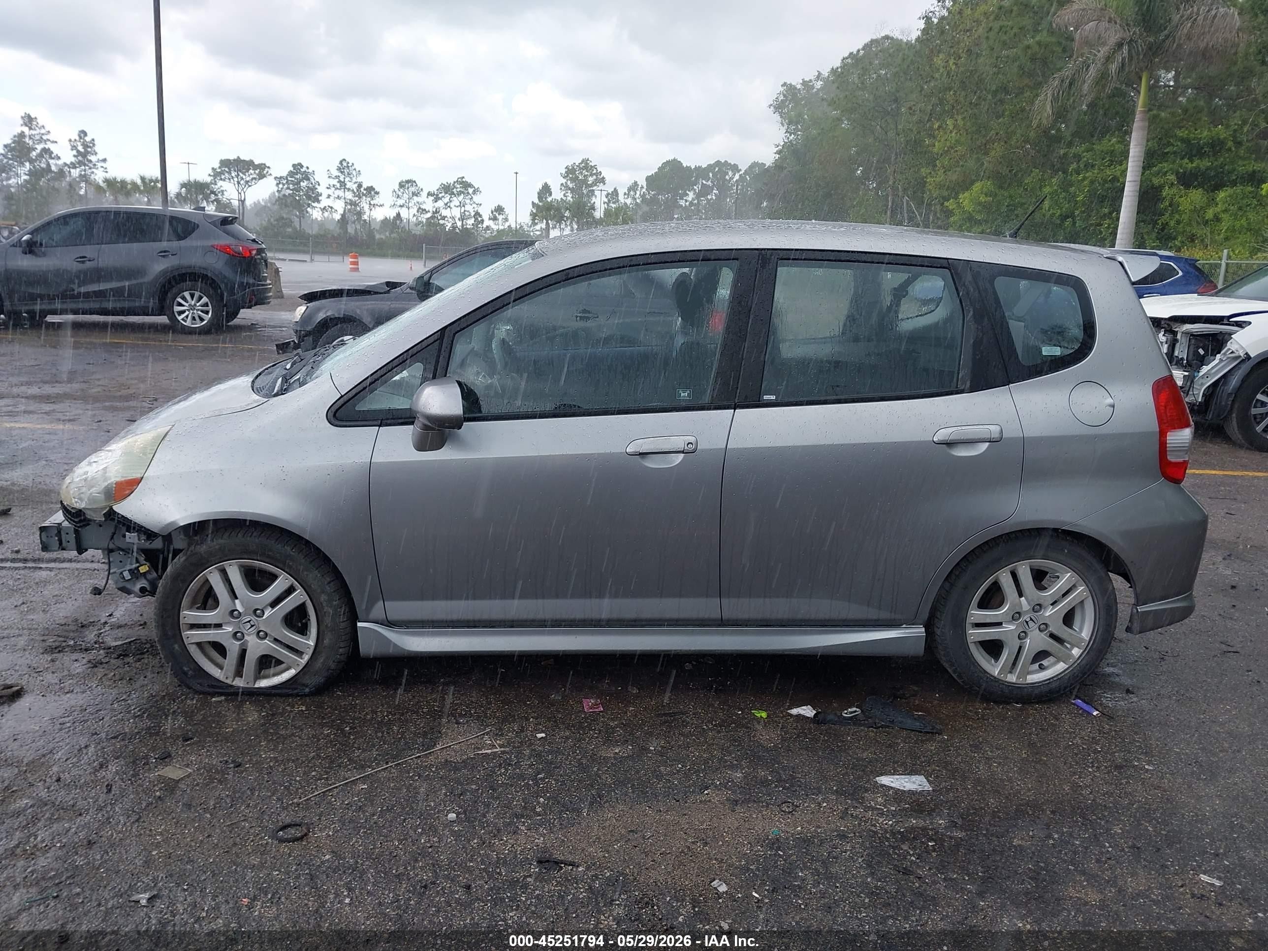 2007 Honda Fit Sport Gray vin: JHMGD38647S020732