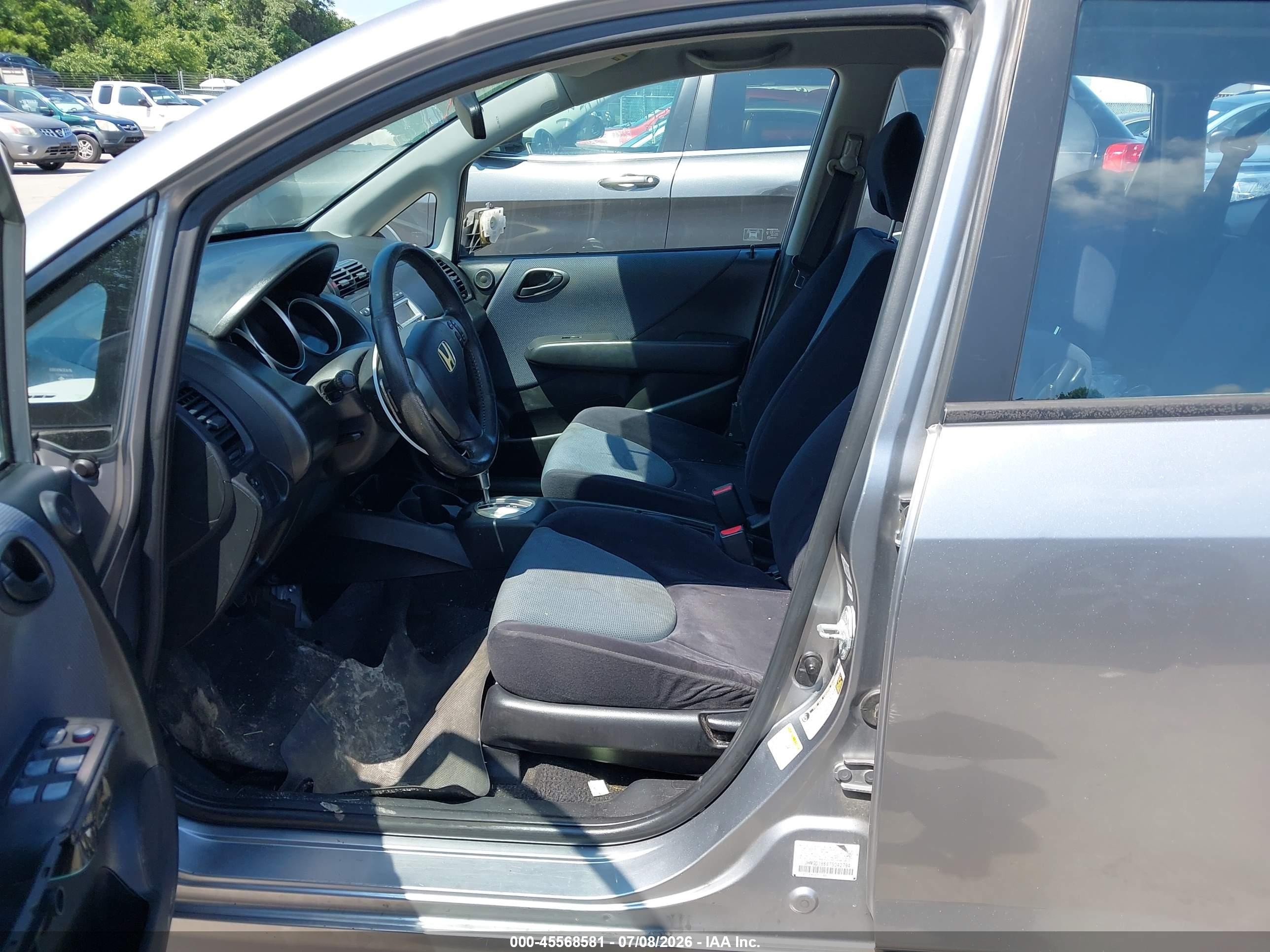 2007 Honda Fit Sport Silver vin: JHMGD38647S042794