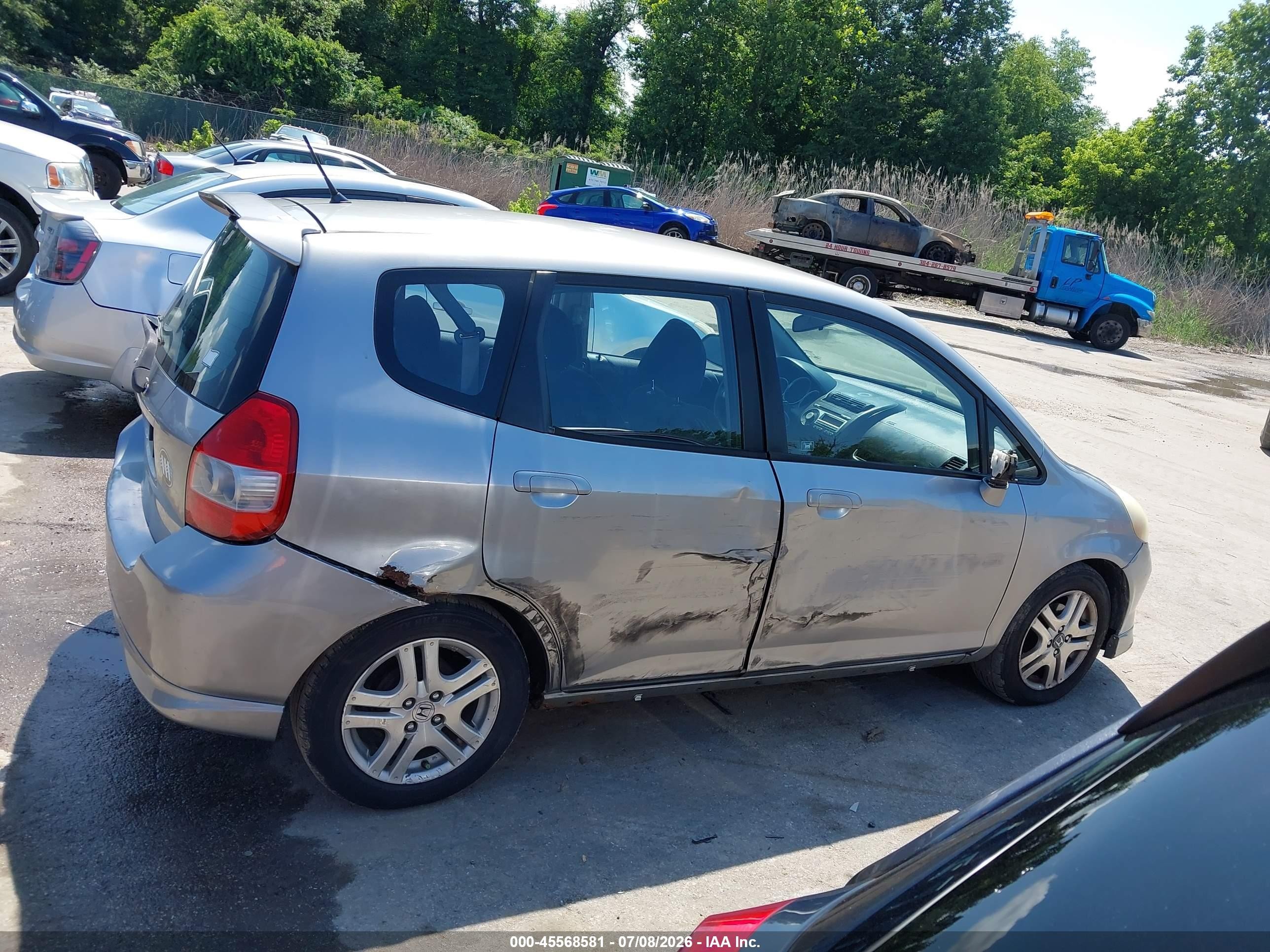 2007 Honda Fit Sport Silver vin: JHMGD38647S042794