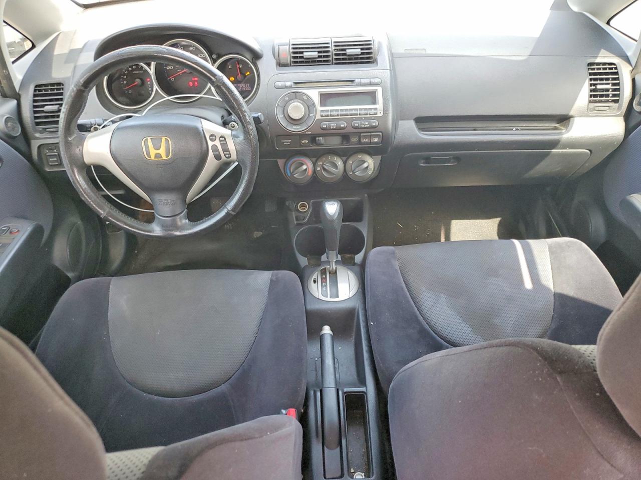 2007 Honda Fit S Silver vin: JHMGD38657S022232