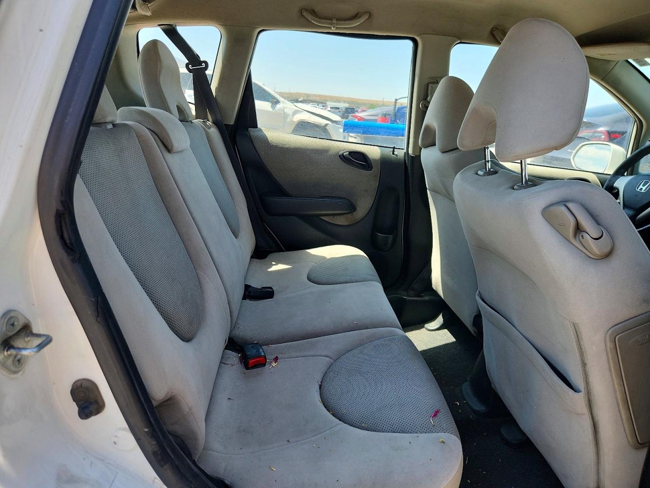2007 Honda Fit S White vin: JHMGD38667S016150