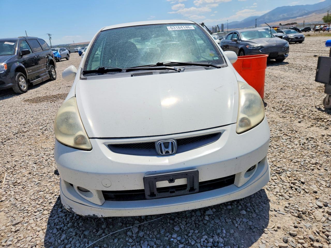 2007 Honda Fit S White vin: JHMGD38667S016150