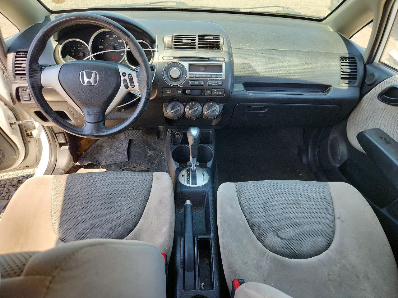 2007 Honda Fit S White vin: JHMGD38667S016150