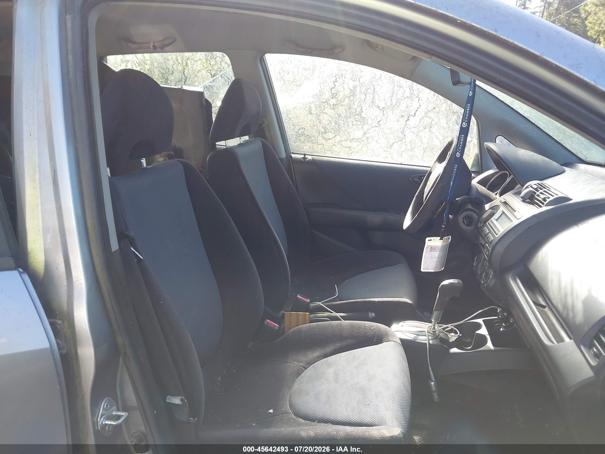 2007 Honda Fit Sport Silver vin: JHMGD38667S034163