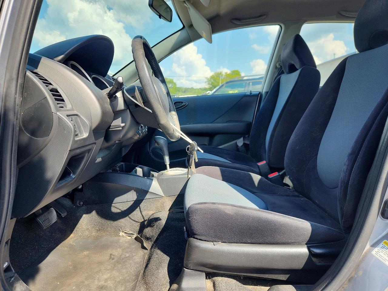2008 Honda Fit Sport Silver vin: JHMGD38668S063826