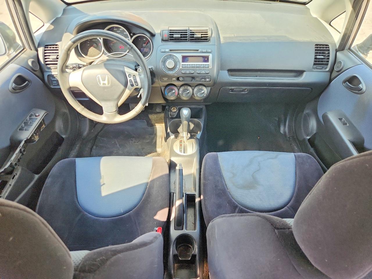 2008 Honda Fit Sport Silver vin: JHMGD38668S063826