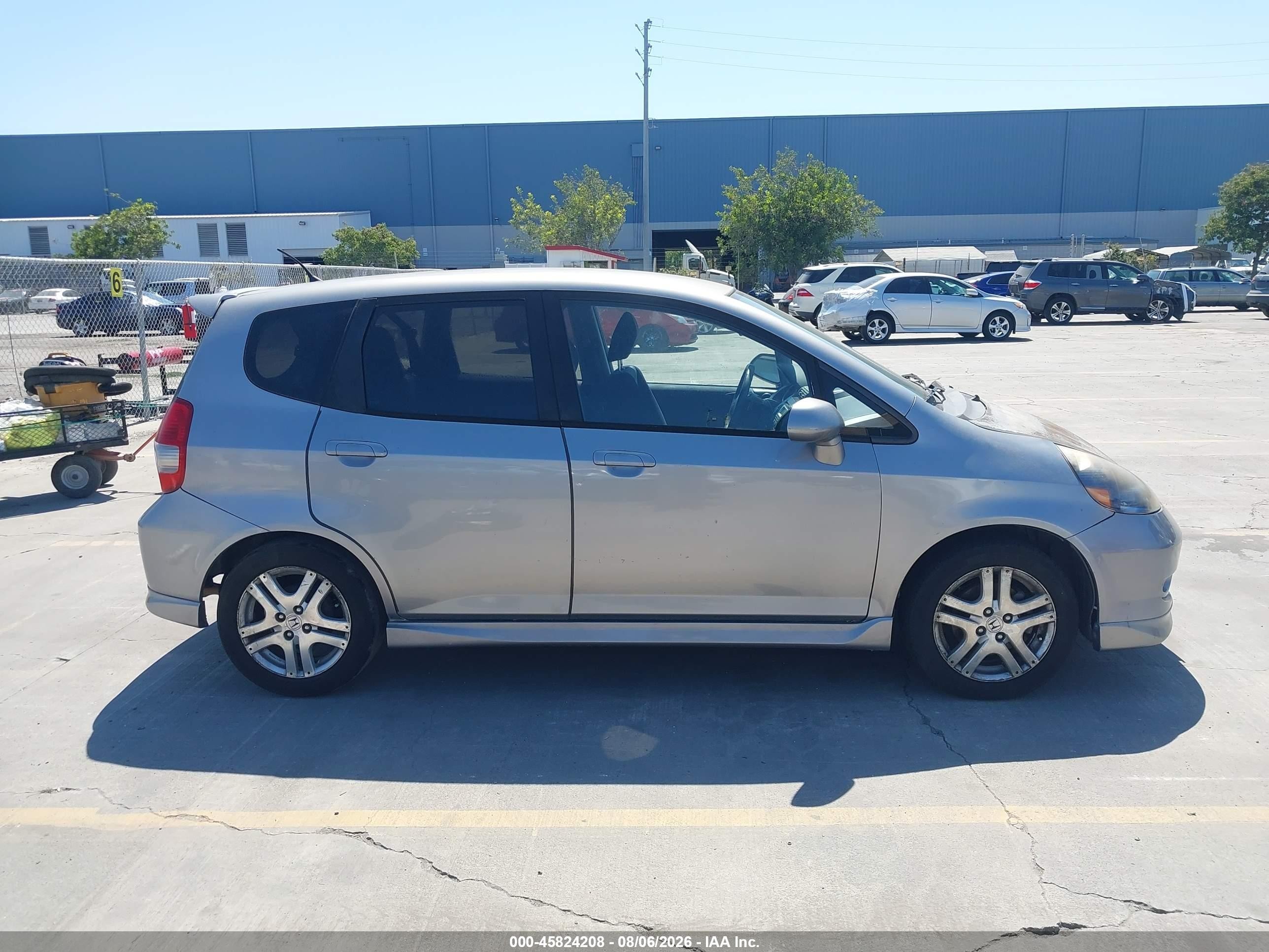 2007 Honda Fit Sport Silver vin: JHMGD38677S024516