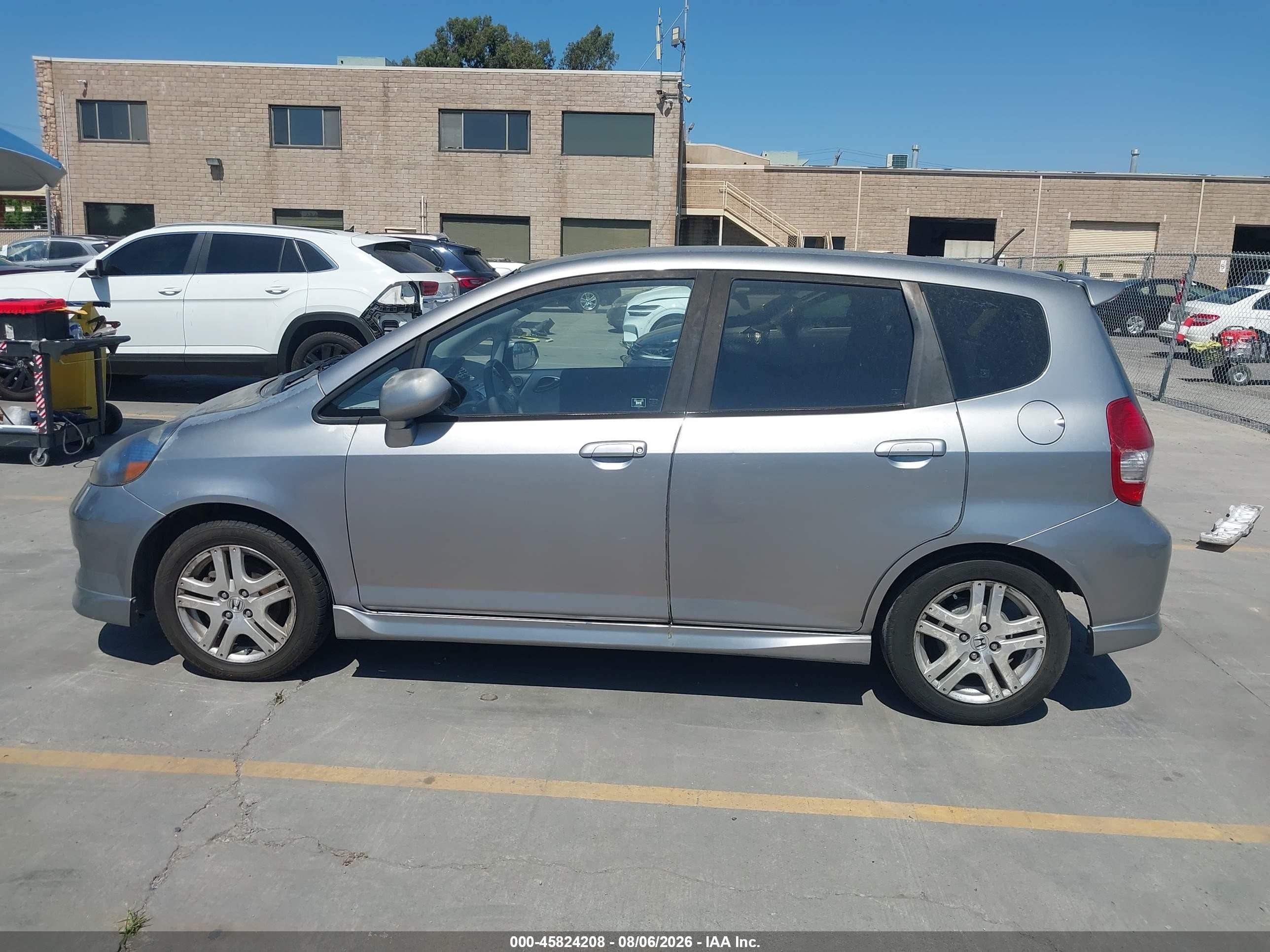 2007 Honda Fit Sport Silver vin: JHMGD38677S024516