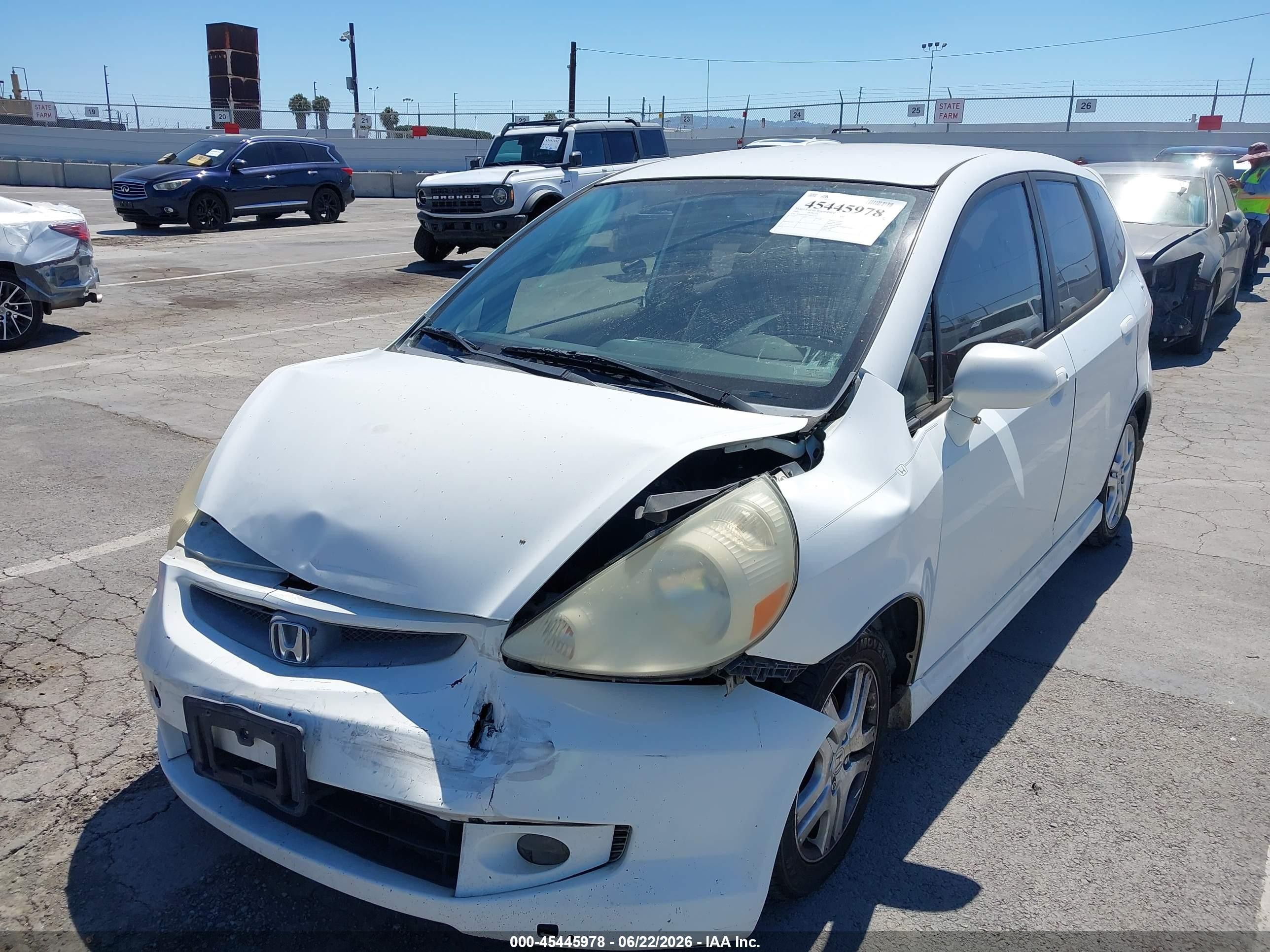 2007 Honda Fit Sport White vin: JHMGD38677S046290