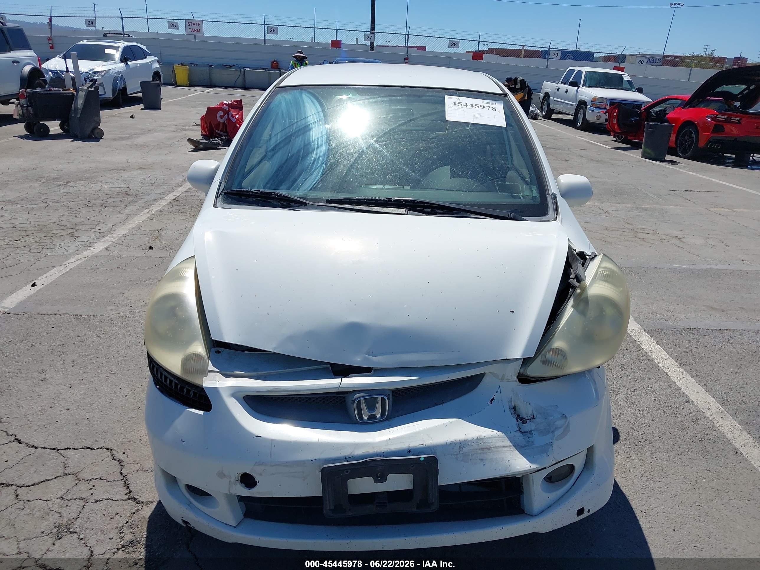 2007 Honda Fit Sport White vin: JHMGD38677S046290