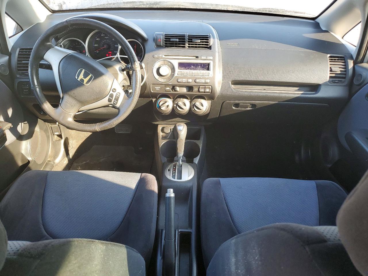 2008 Honda Fit Sport Silver vin: JHMGD38678S001805