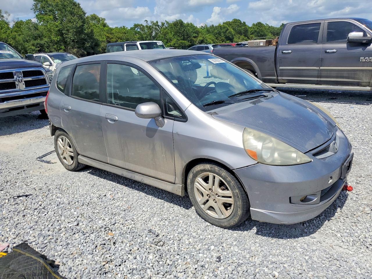 2007 Honda Fit S Silver vin: JHMGD38687S016263