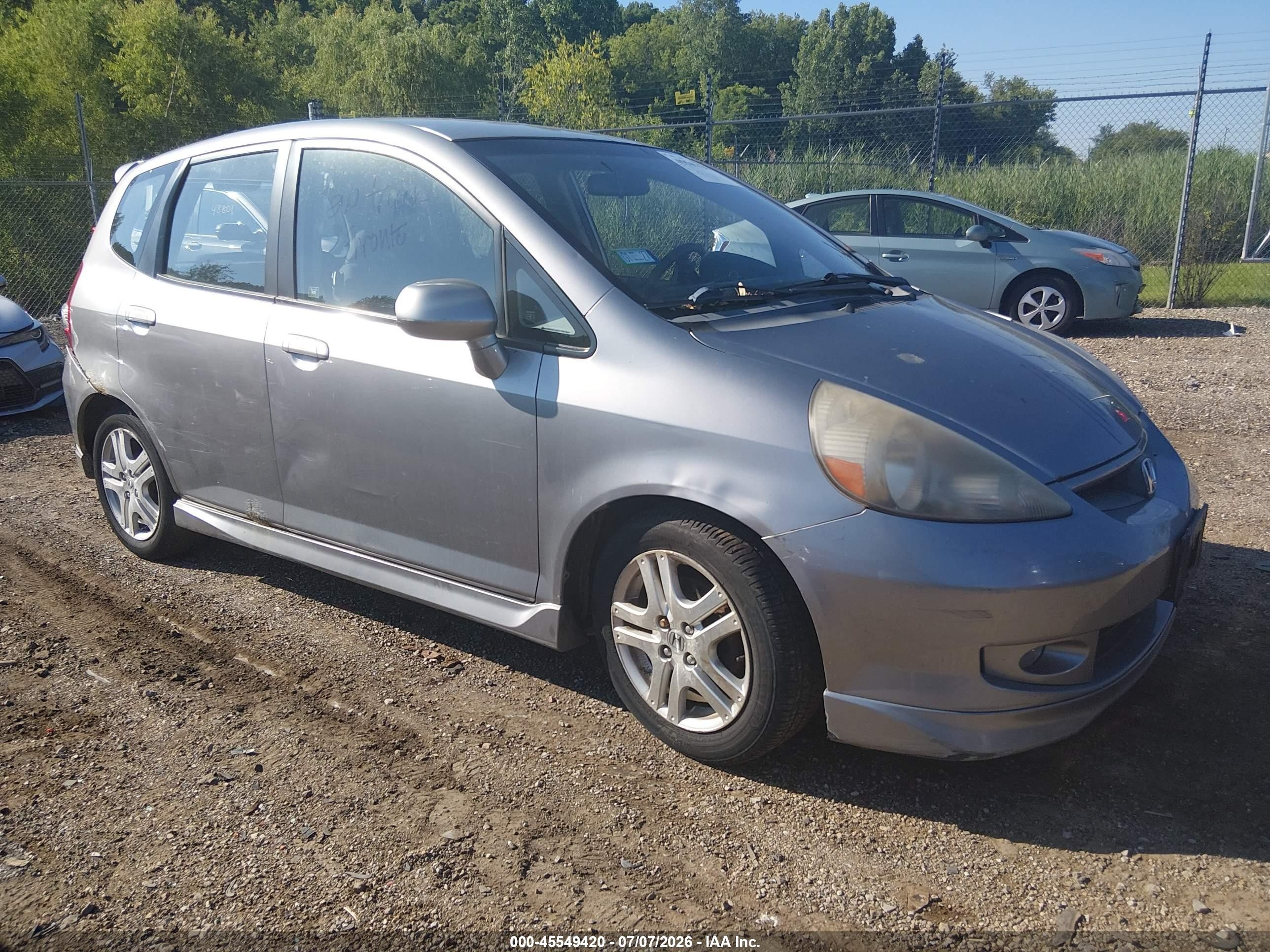 2007 Honda Fit Sport Silver vin: JHMGD38687S039476