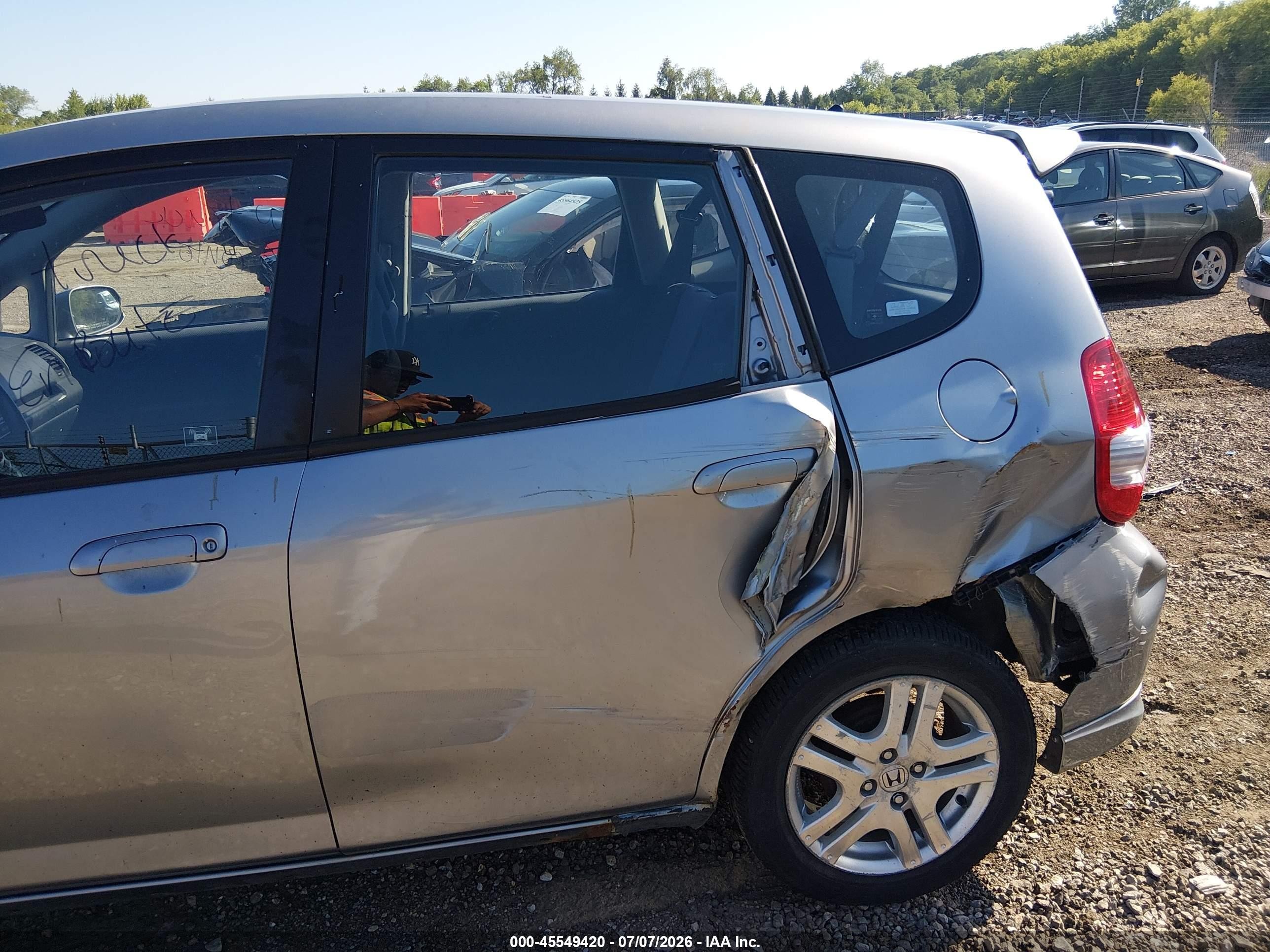 2007 Honda Fit Sport Silver vin: JHMGD38687S039476