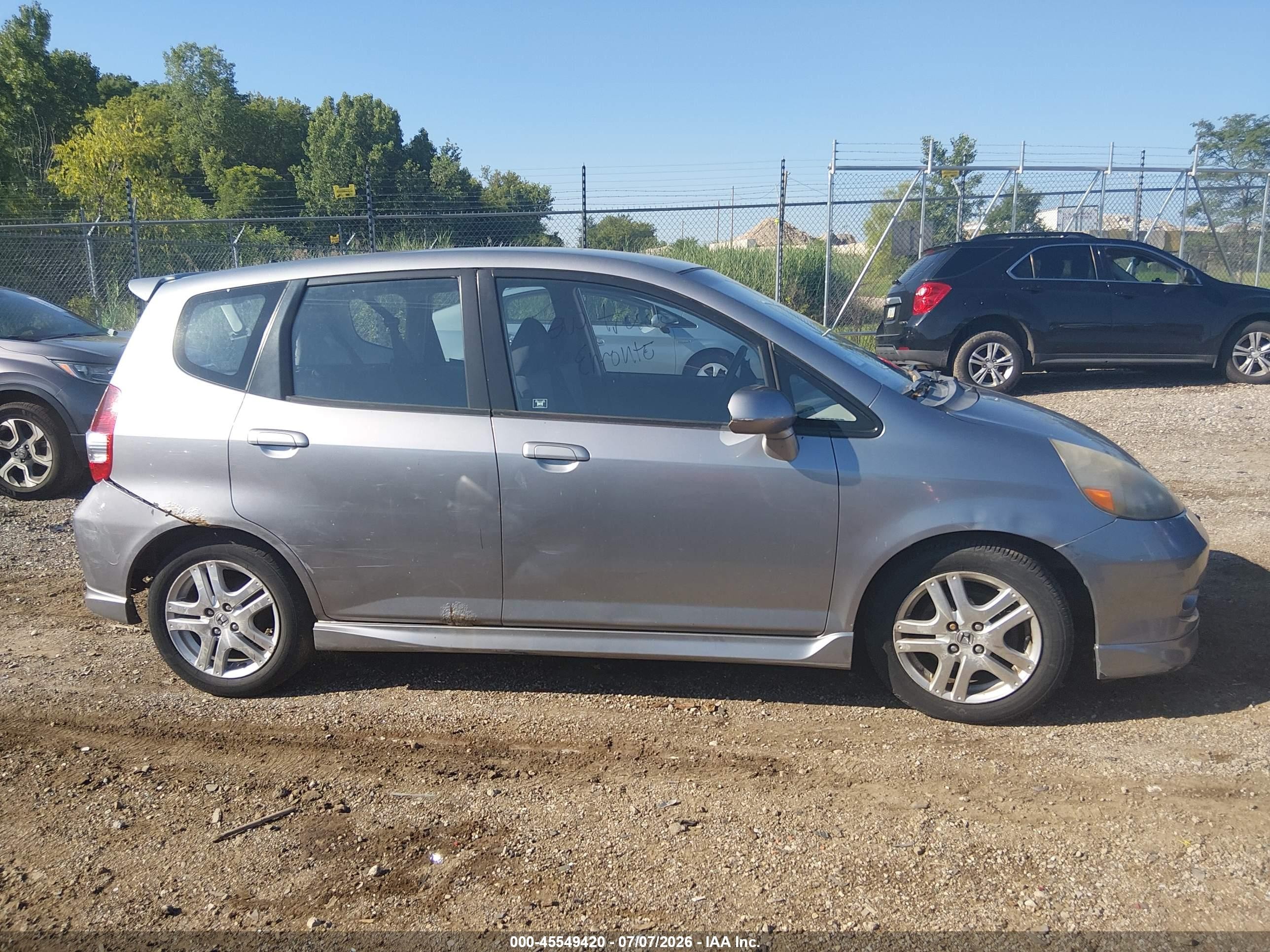 2007 Honda Fit Sport Silver vin: JHMGD38687S039476