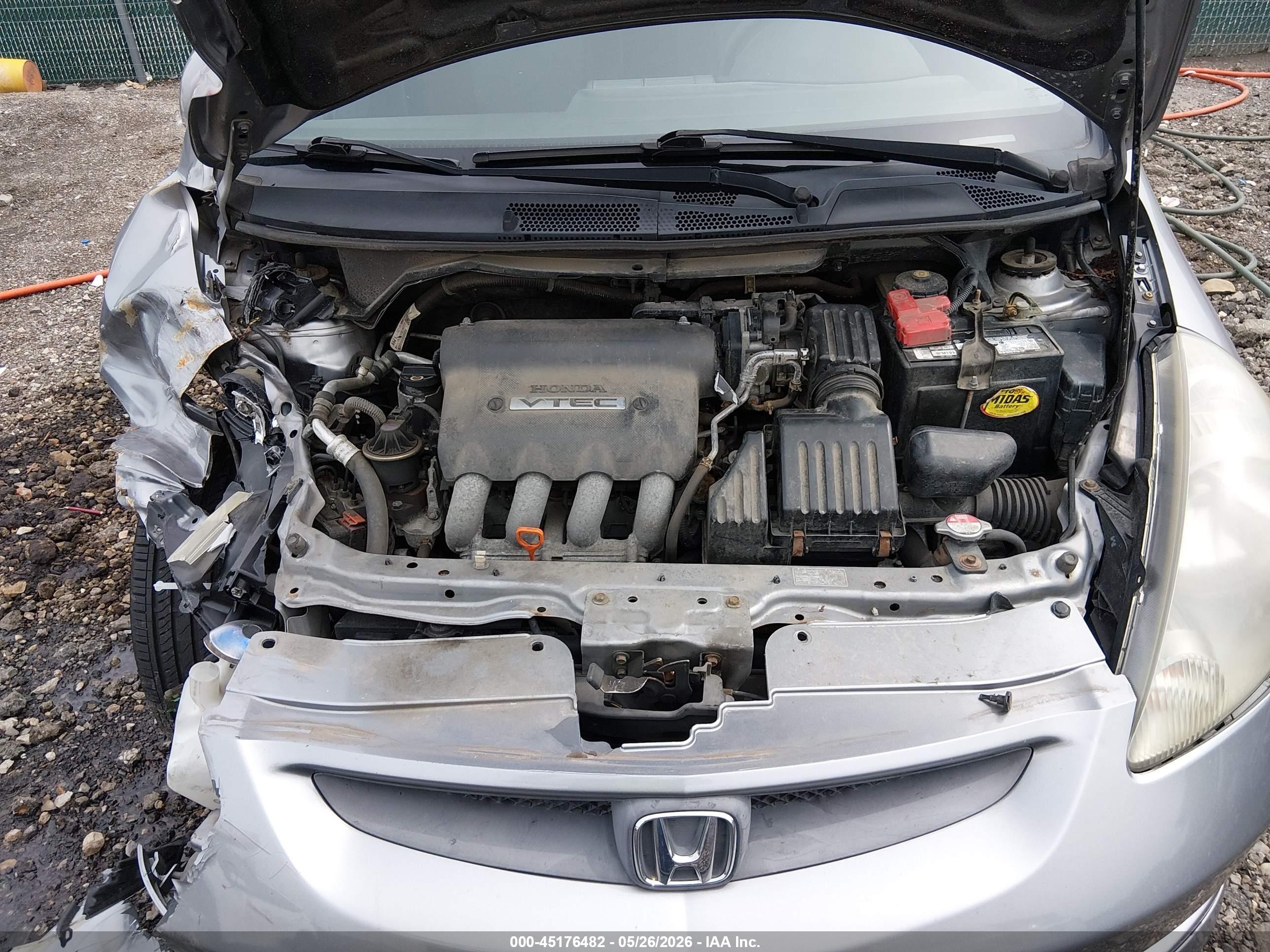 2008 Honda Fit Sport Silver vin: JHMGD38688S016555